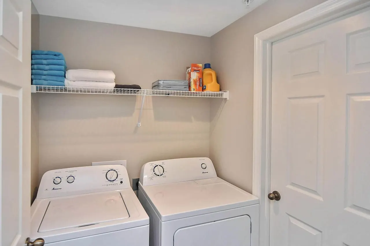 Gorgeous Townhome Close to the beaches 19