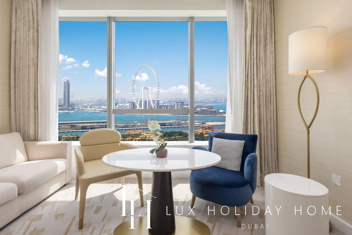 LUX | Iconic Views at The Palm Tower Studio 6