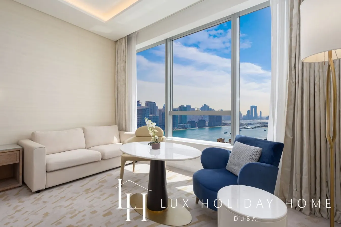 LUX | Iconic Views at The Palm Tower Studio 6 — photo 5