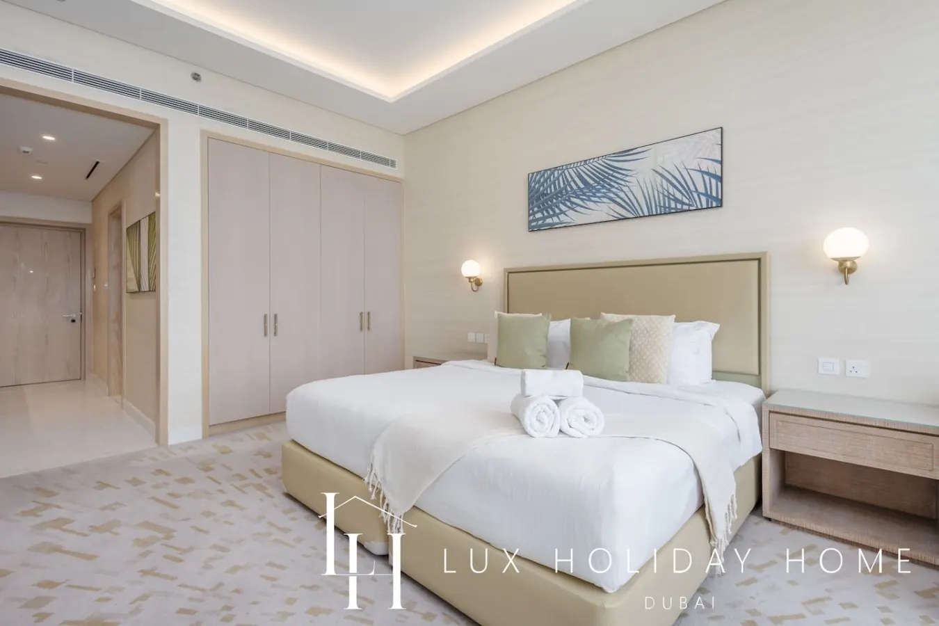LUX Iconic Views at The Palm Tower Studio 6 7
