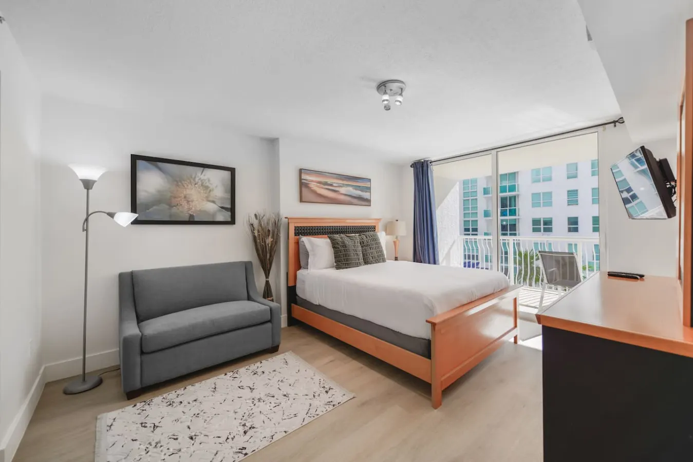 Great Apt in Brickell Condo + Balcony/Free Parking 9