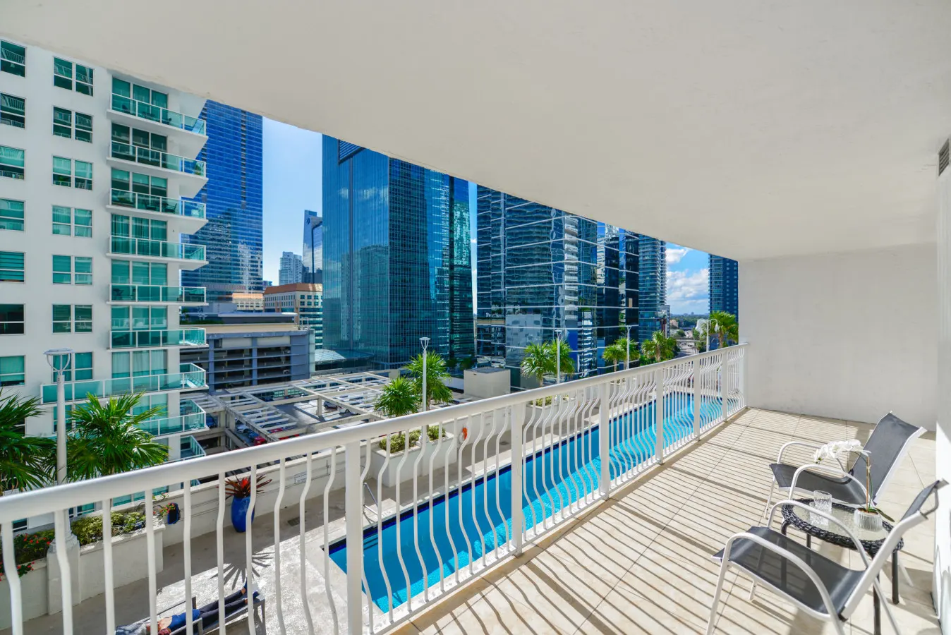 Great Apt in Brickell Condo + Balcony/Free Parking 15
