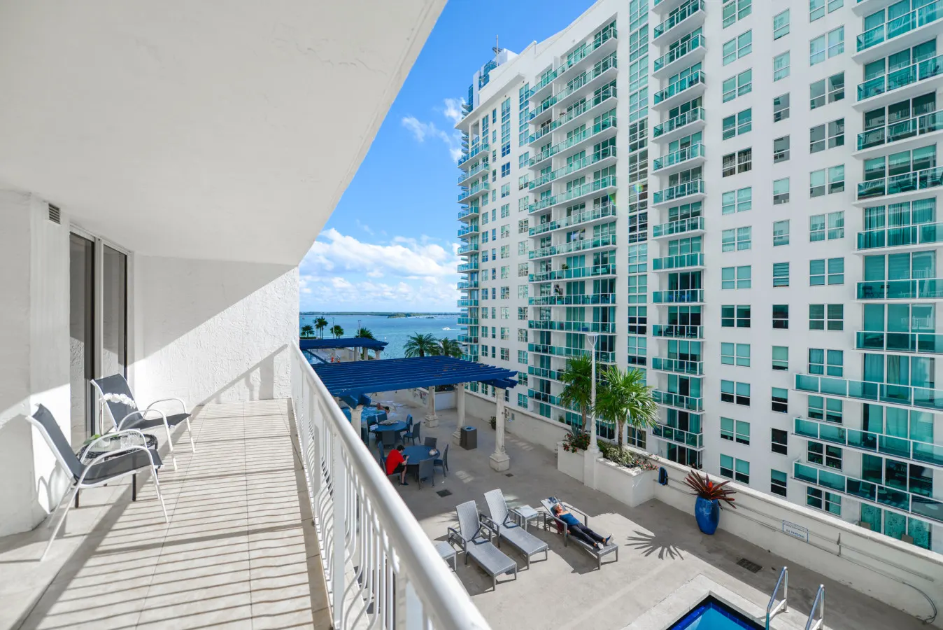 Great Apt in Brickell Condo + Balcony/Free Parking 16