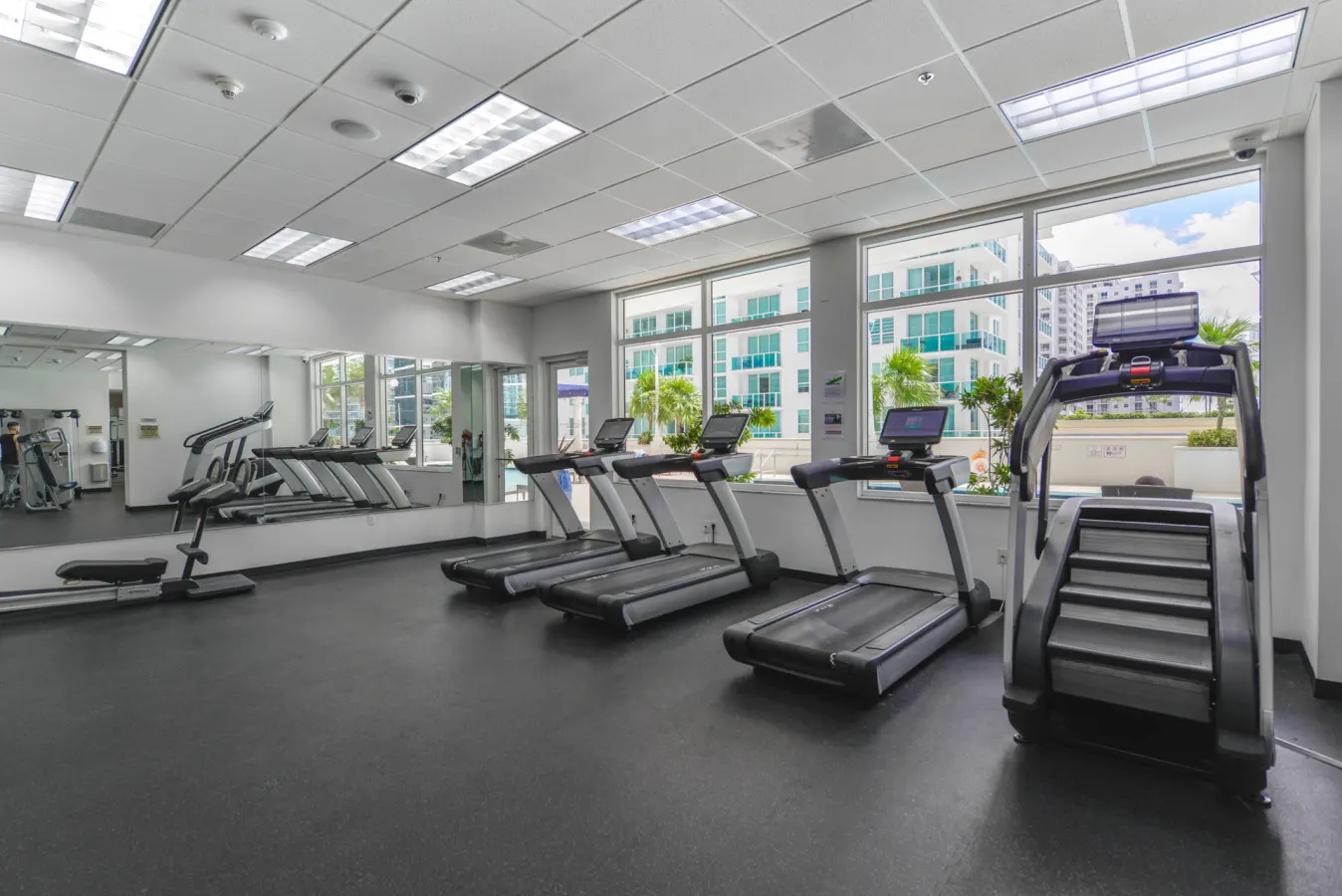Great Apt in Brickell Condo + Balcony/Free Parking 18