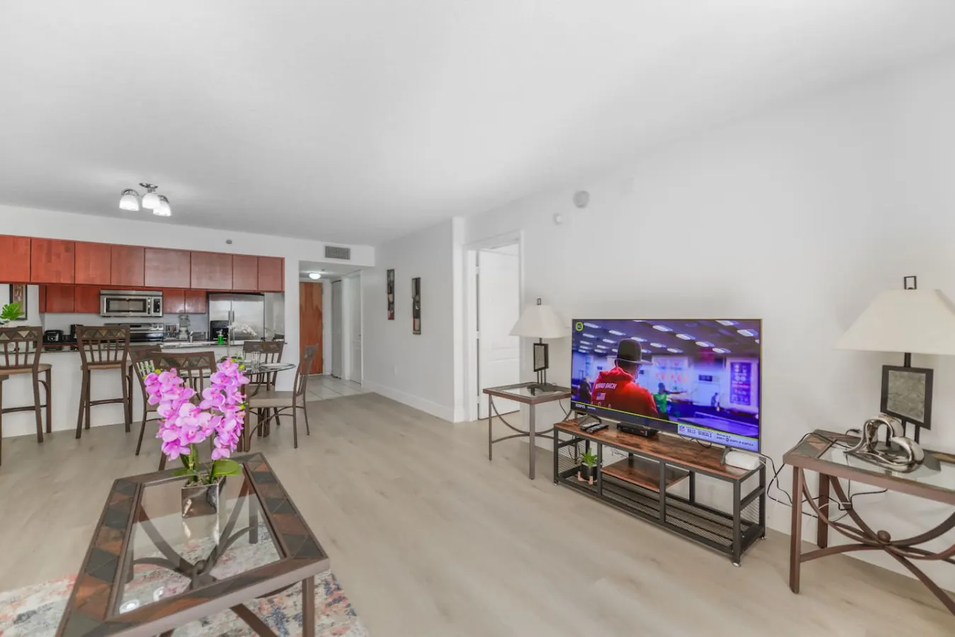 Great Apt in Brickell Condo + Balcony/Free Parking 3
