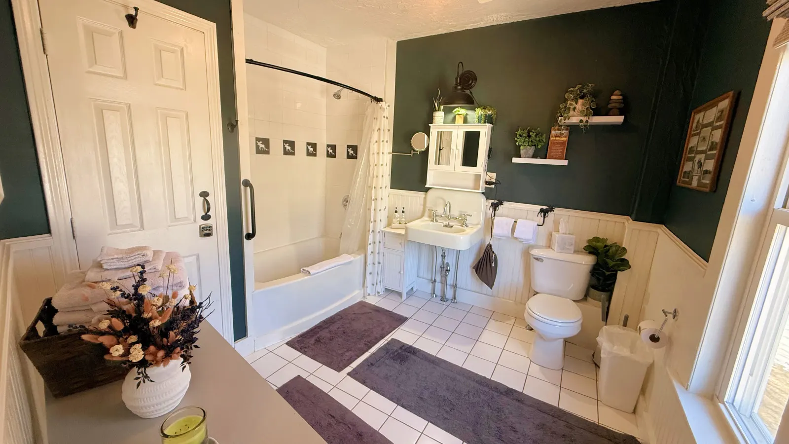 The Pritham House Pet-Friendly, Public Beach & Dining 12