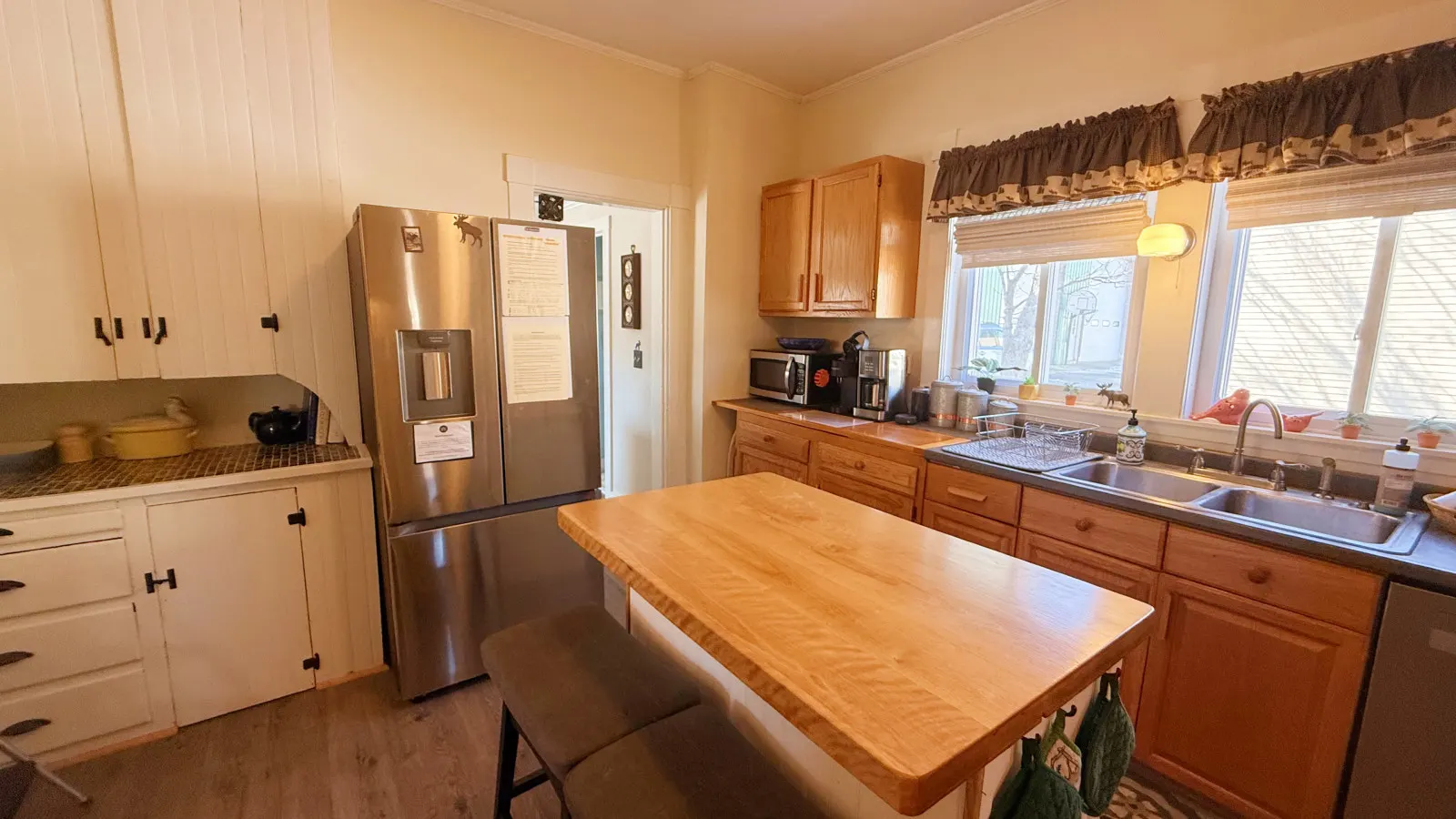 The Pritham House Pet-Friendly, Public Beach & Dining 16