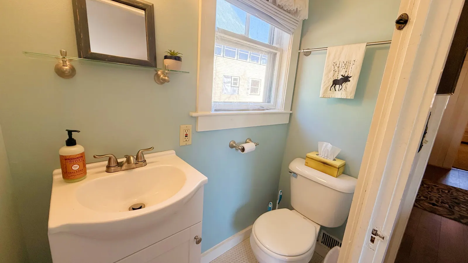 The Pritham House Pet-Friendly, Public Beach & Dining 19