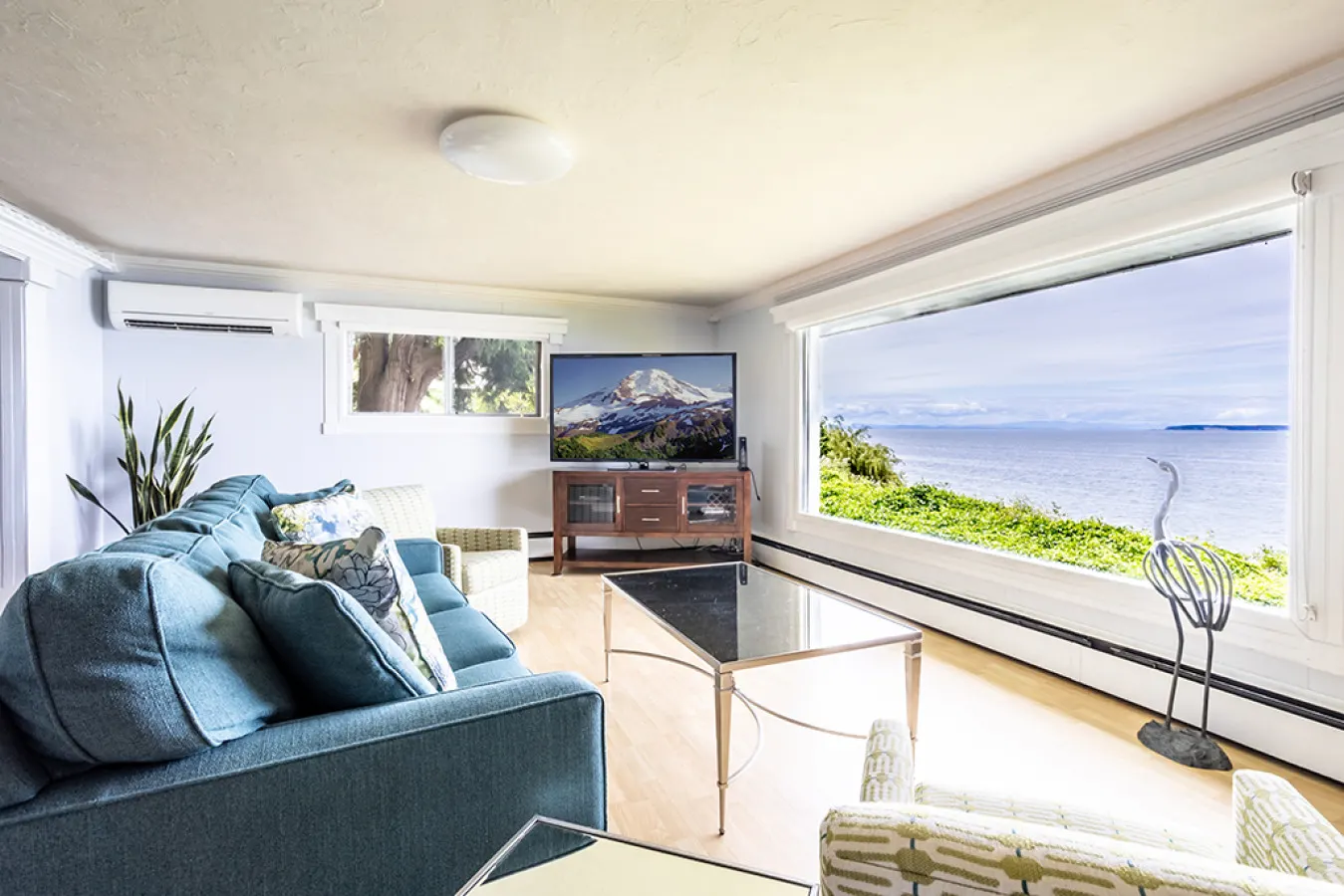 Peaceful Beachfront Getaway with Sweeping Water Views