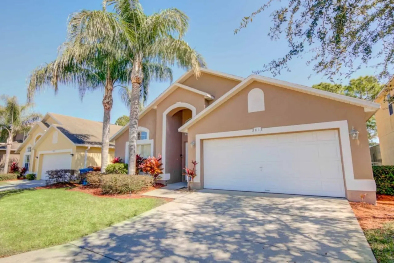 Spacious 4-Bedroom Villa with Private Pool in Southern Dunes Golf & Country Club 2