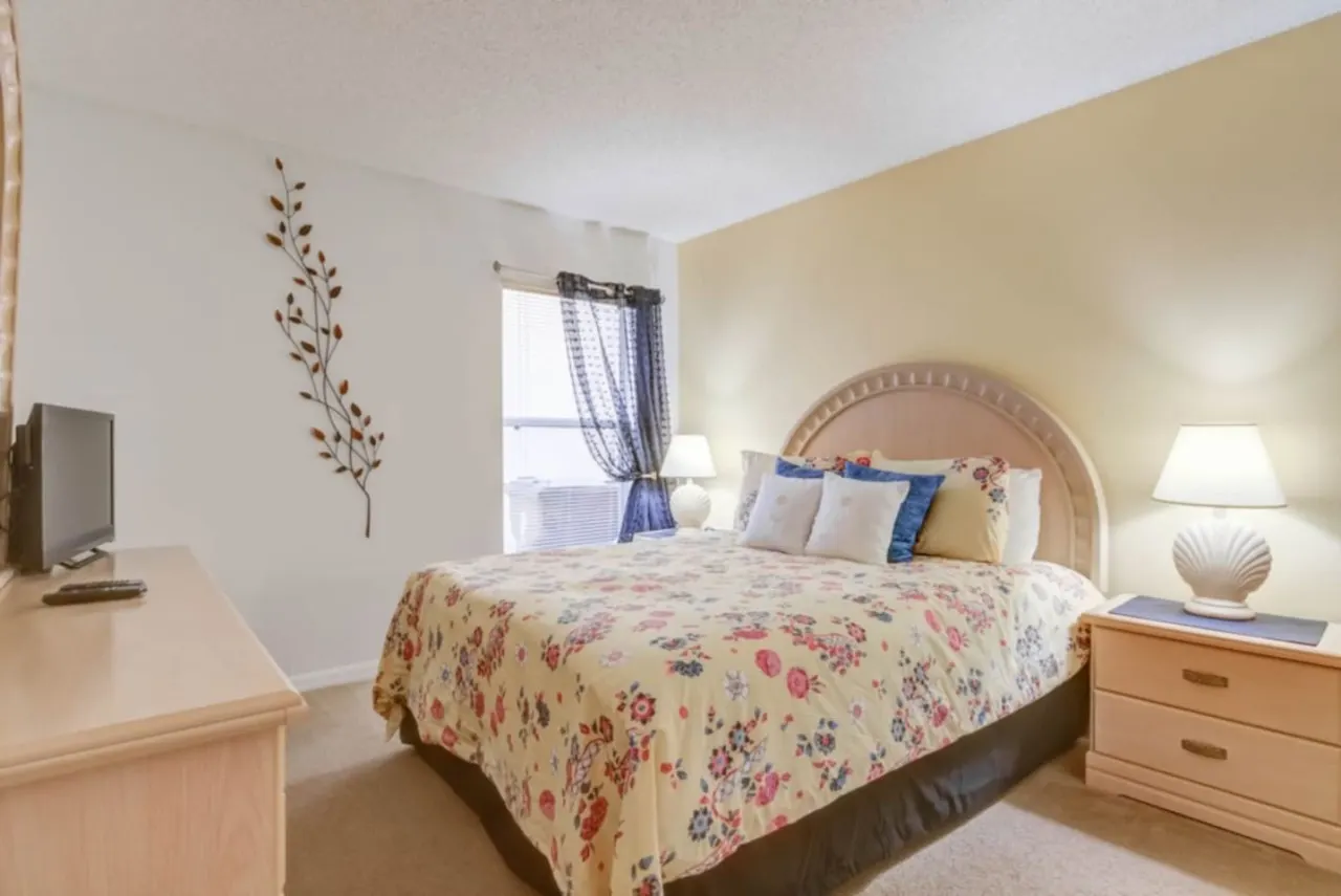Spacious 4-Bedroom Villa with Private Pool in Southern Dunes Golf & Country Club 9