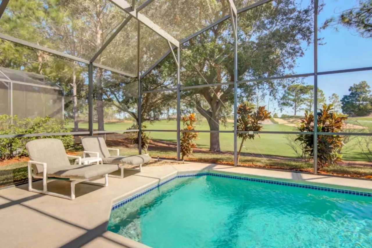 Spacious 4-Bedroom Villa with Private Pool in Southern Dunes Golf & Country Club 18