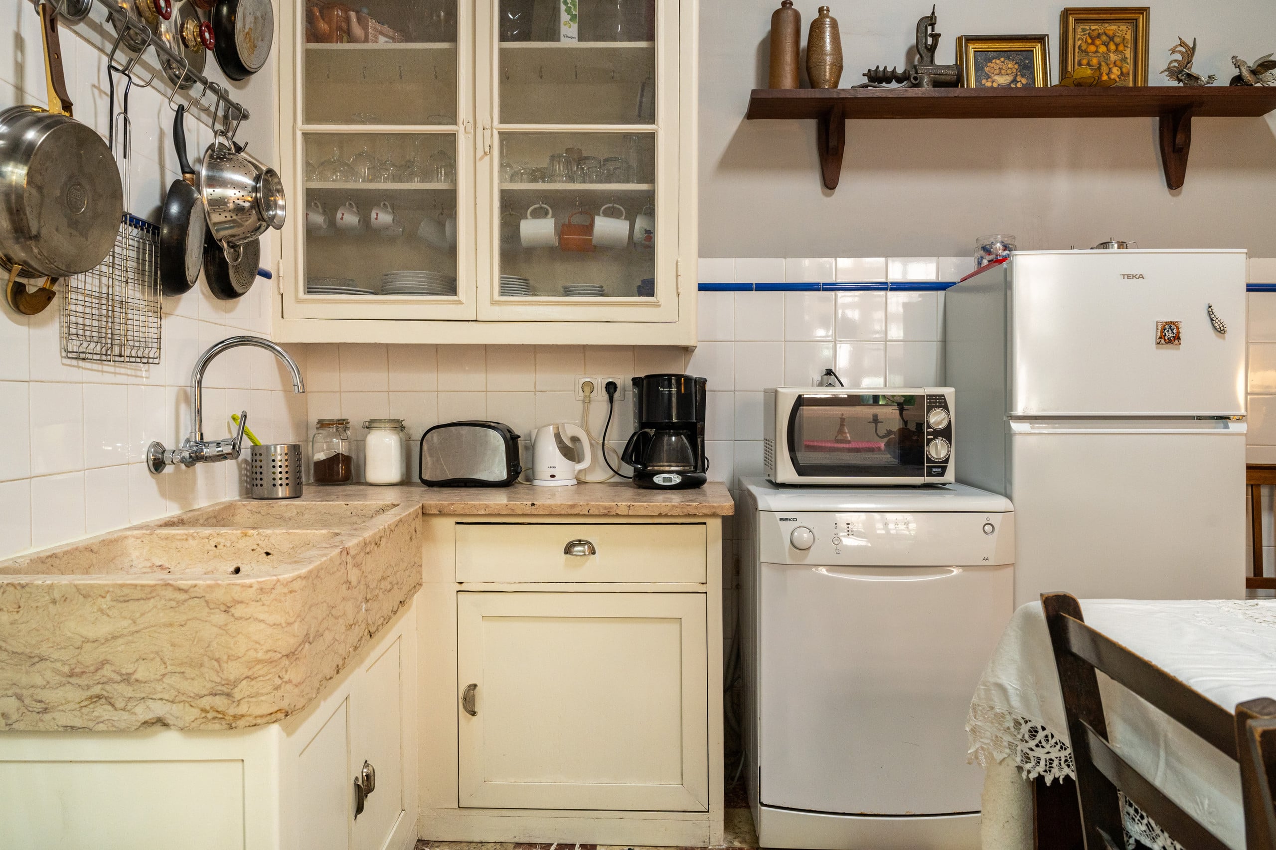 Spacious 3br w/ patio & rooftop 9