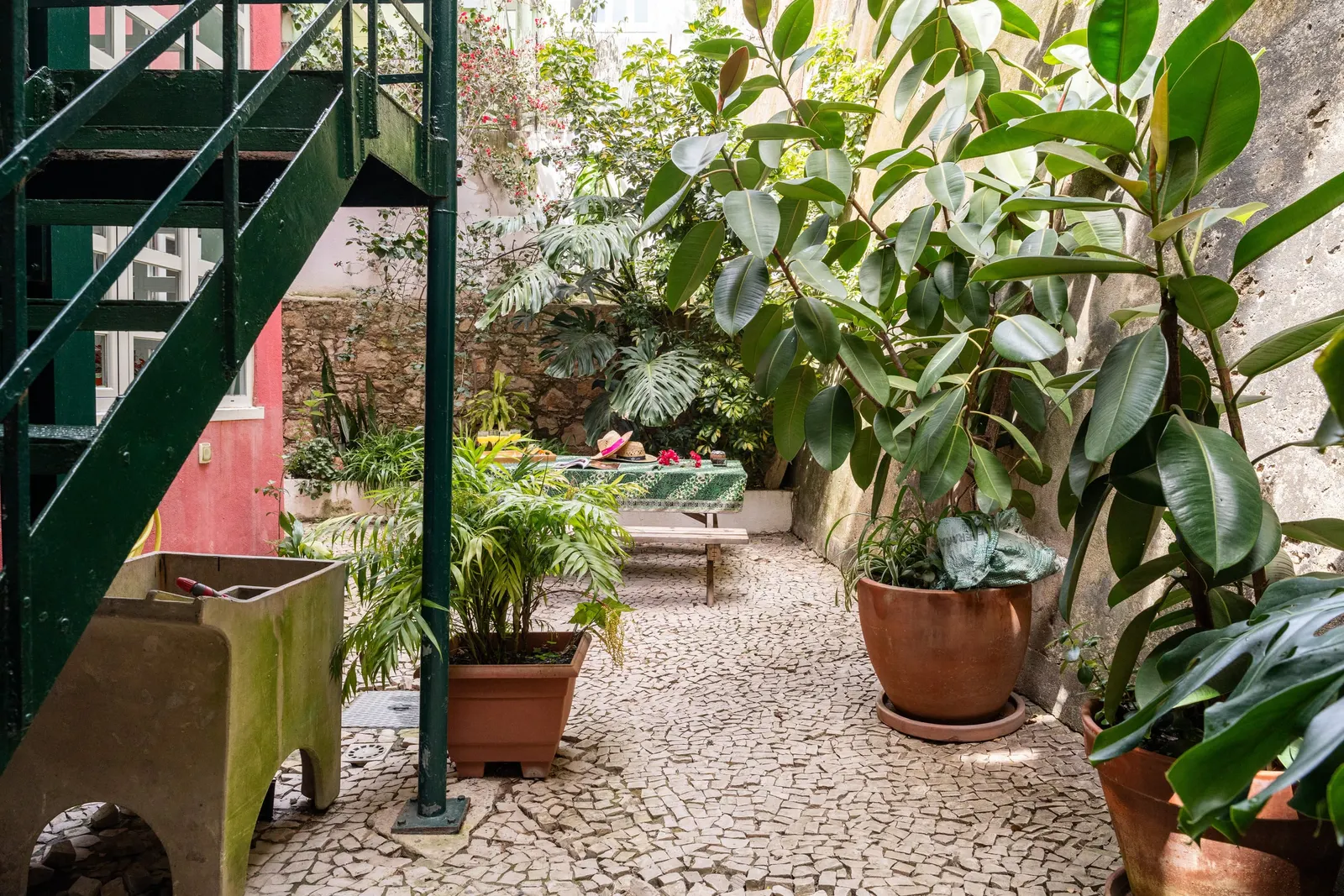 Spacious 3br w/ patio & rooftop 37