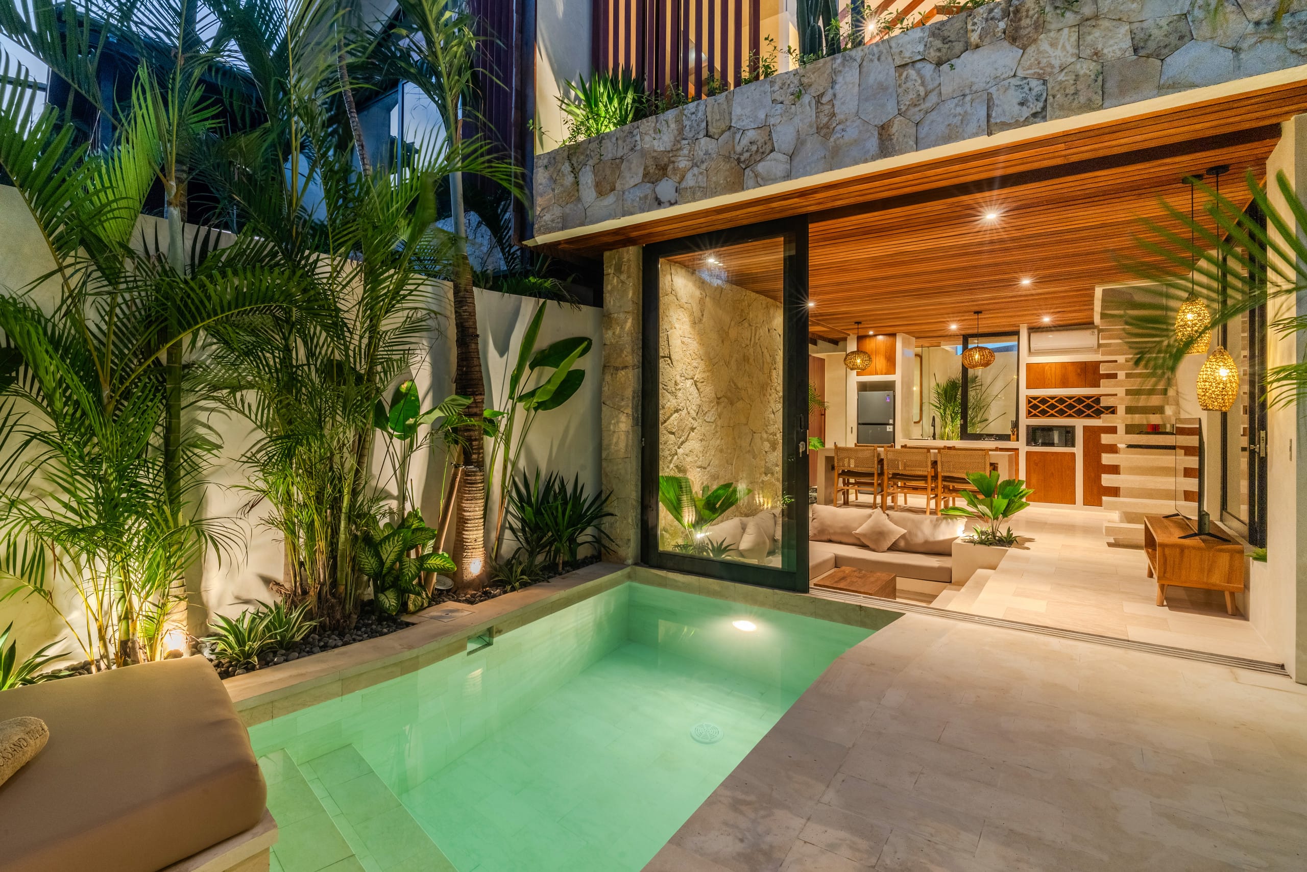 Ventara – Romantic Tropical Escape Near the Beach 6