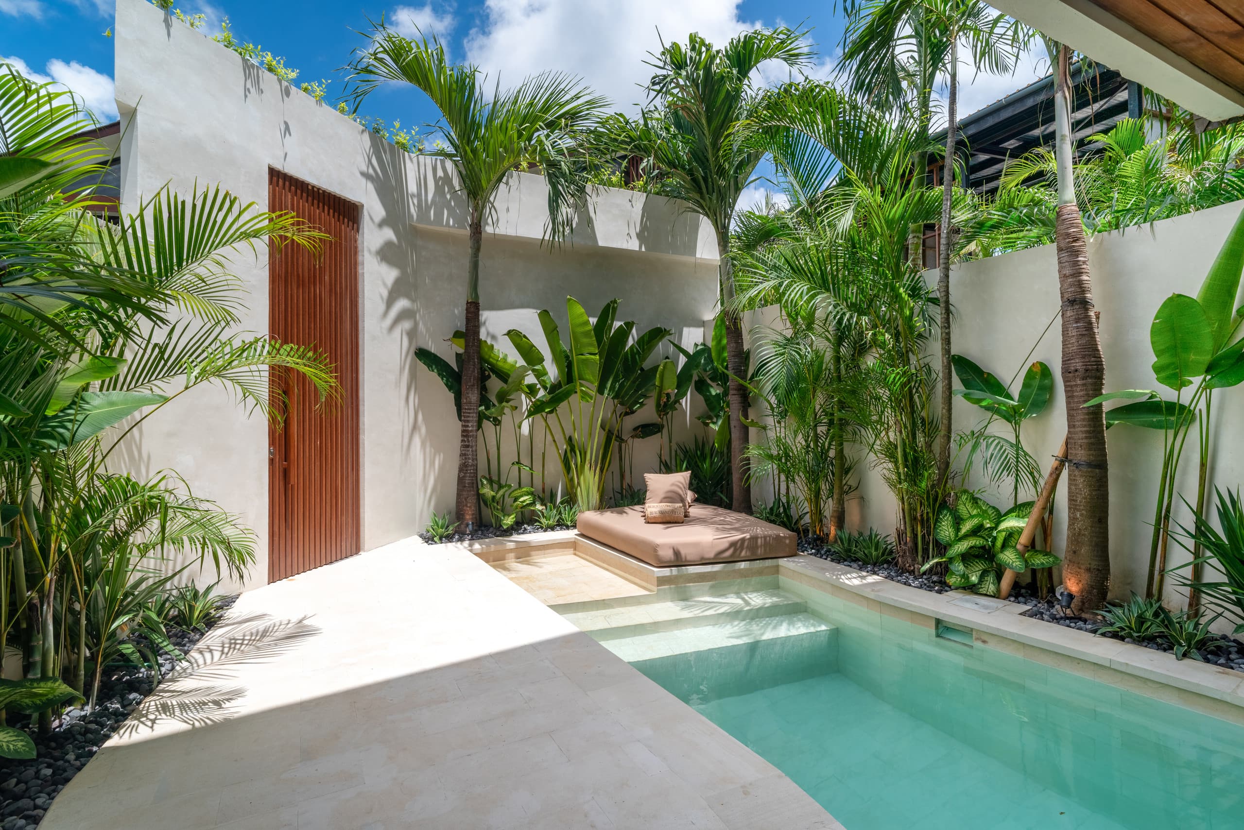 Ventara – Romantic Tropical Escape Near the Beach 37