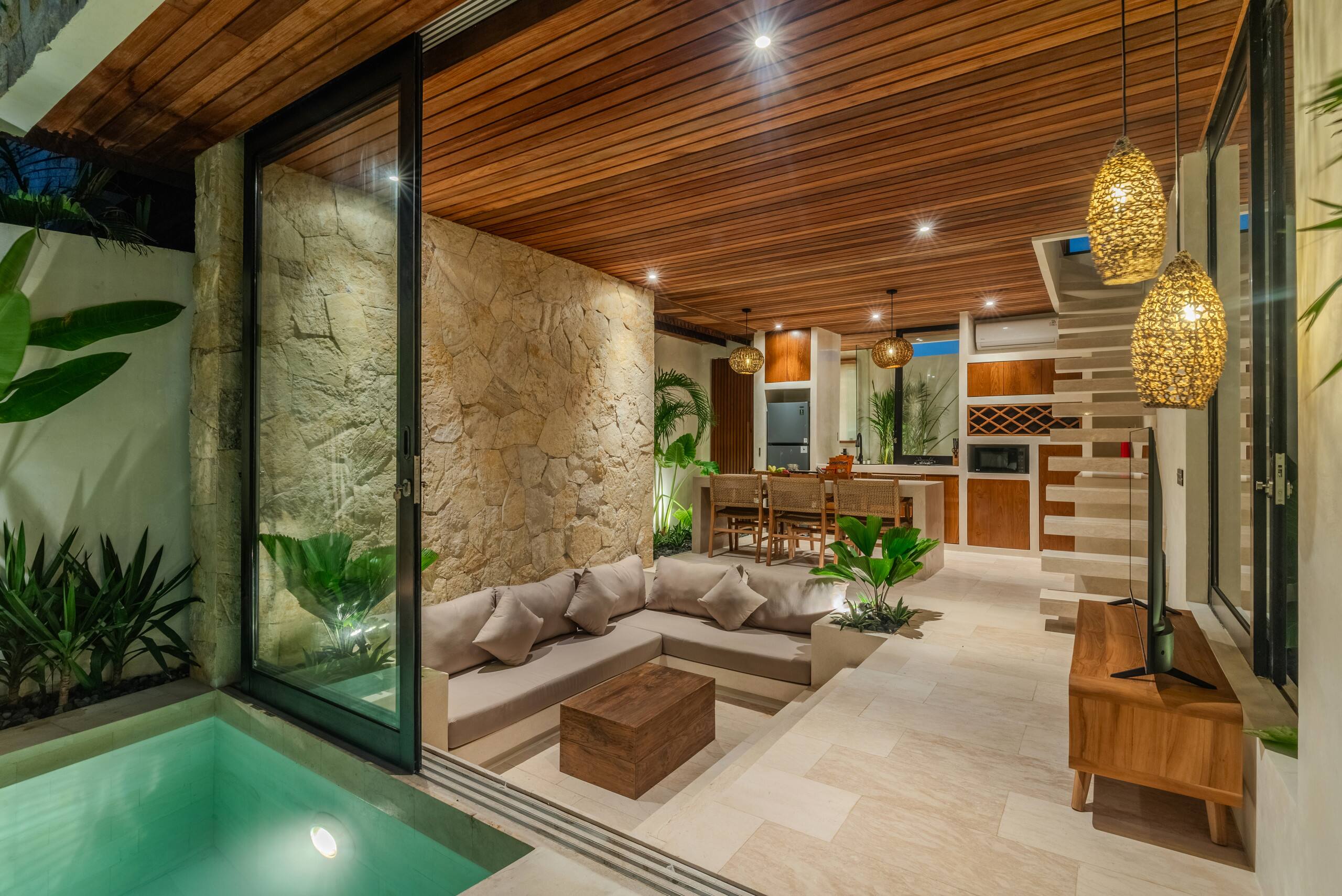 Ventara – Romantic Tropical Escape Near the Beach 14