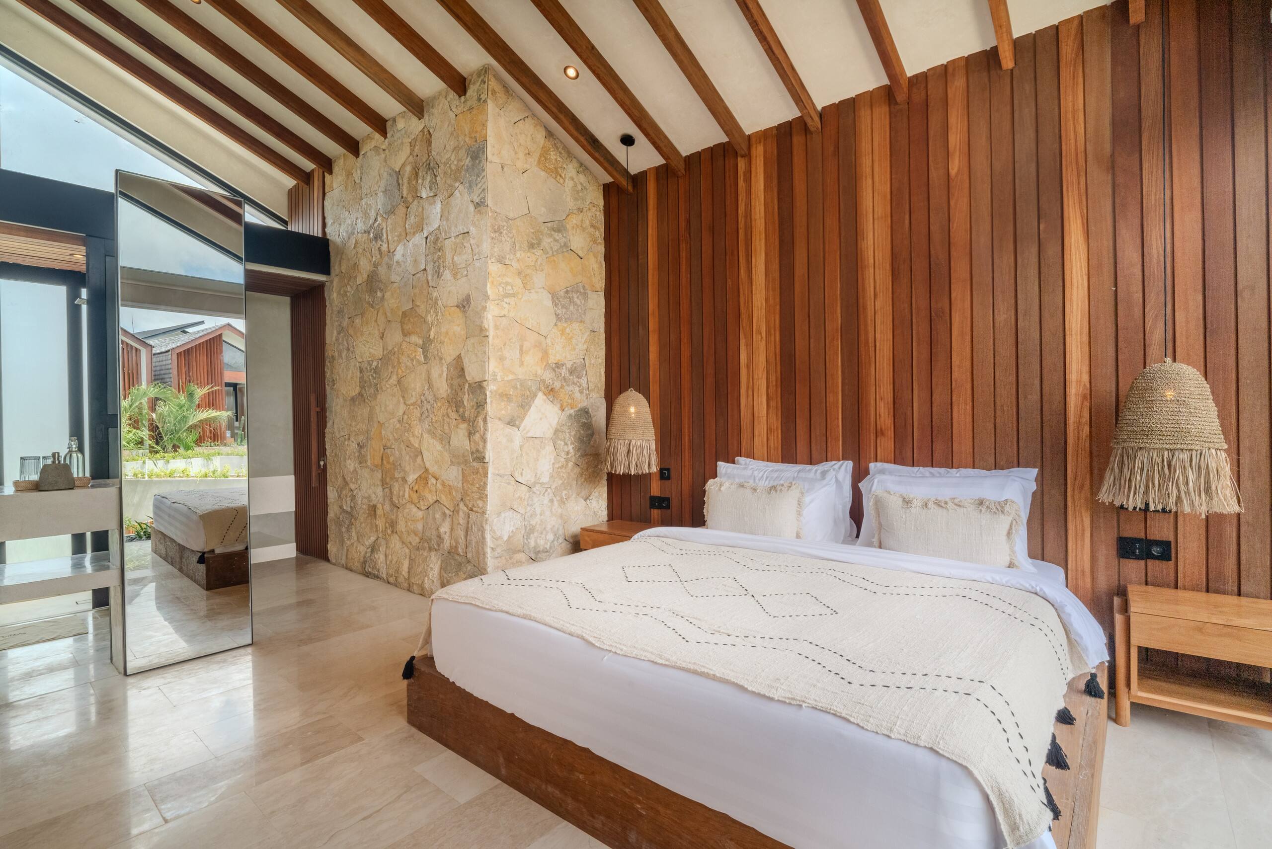 Ventara – Romantic Tropical Escape Near the Beach 23