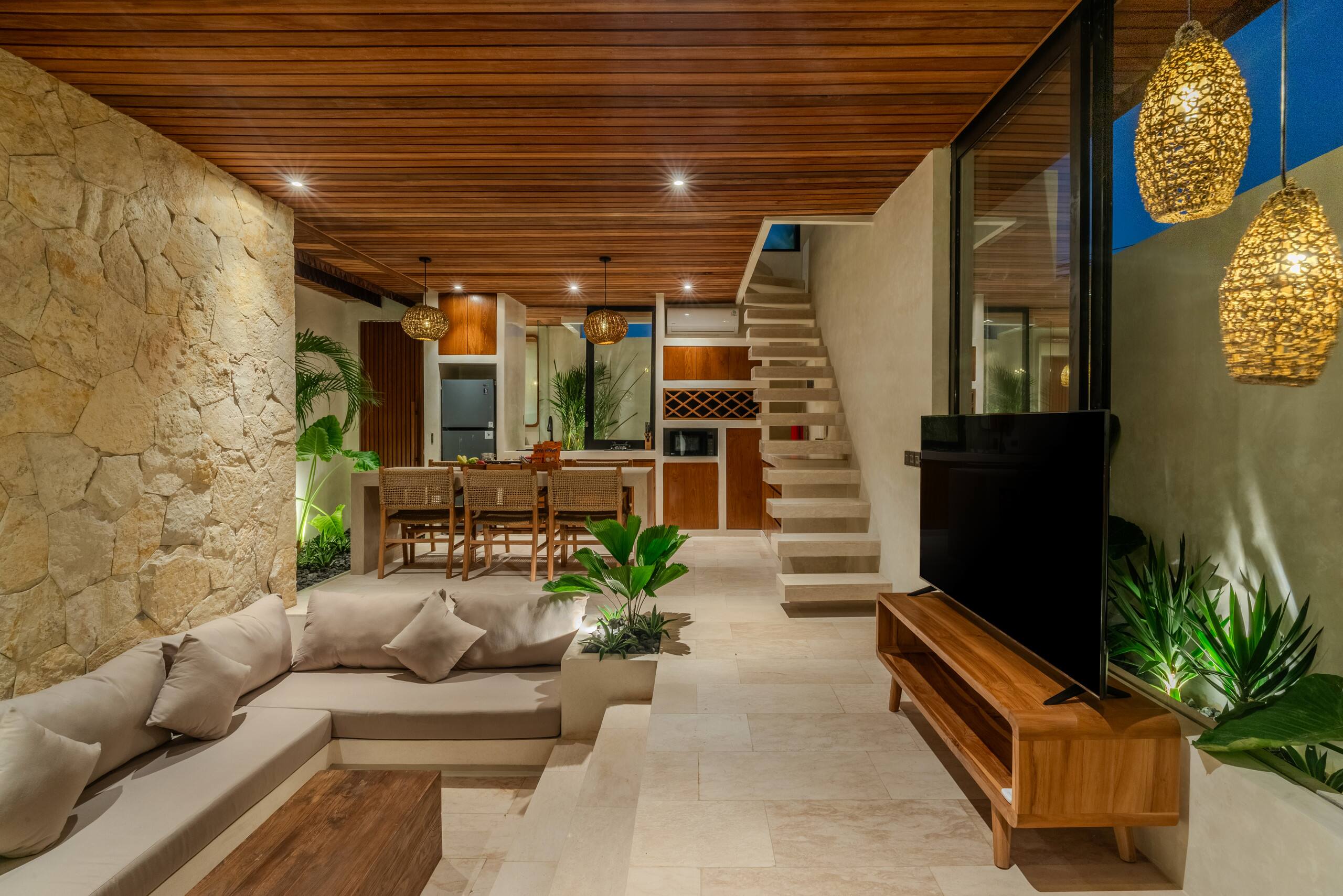 Ventara – Romantic Tropical Escape Near the Beach 15