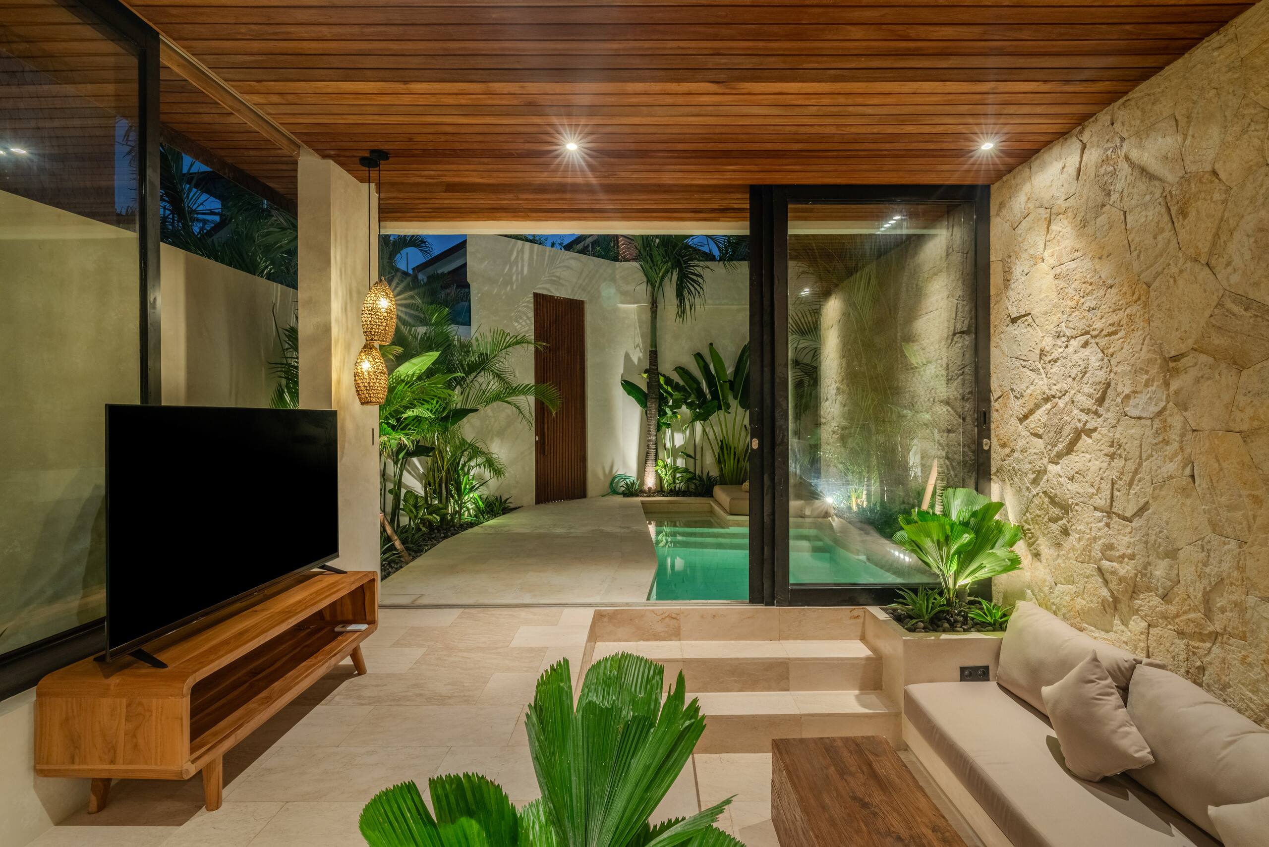 Ventara – Romantic Tropical Escape Near the Beach 16