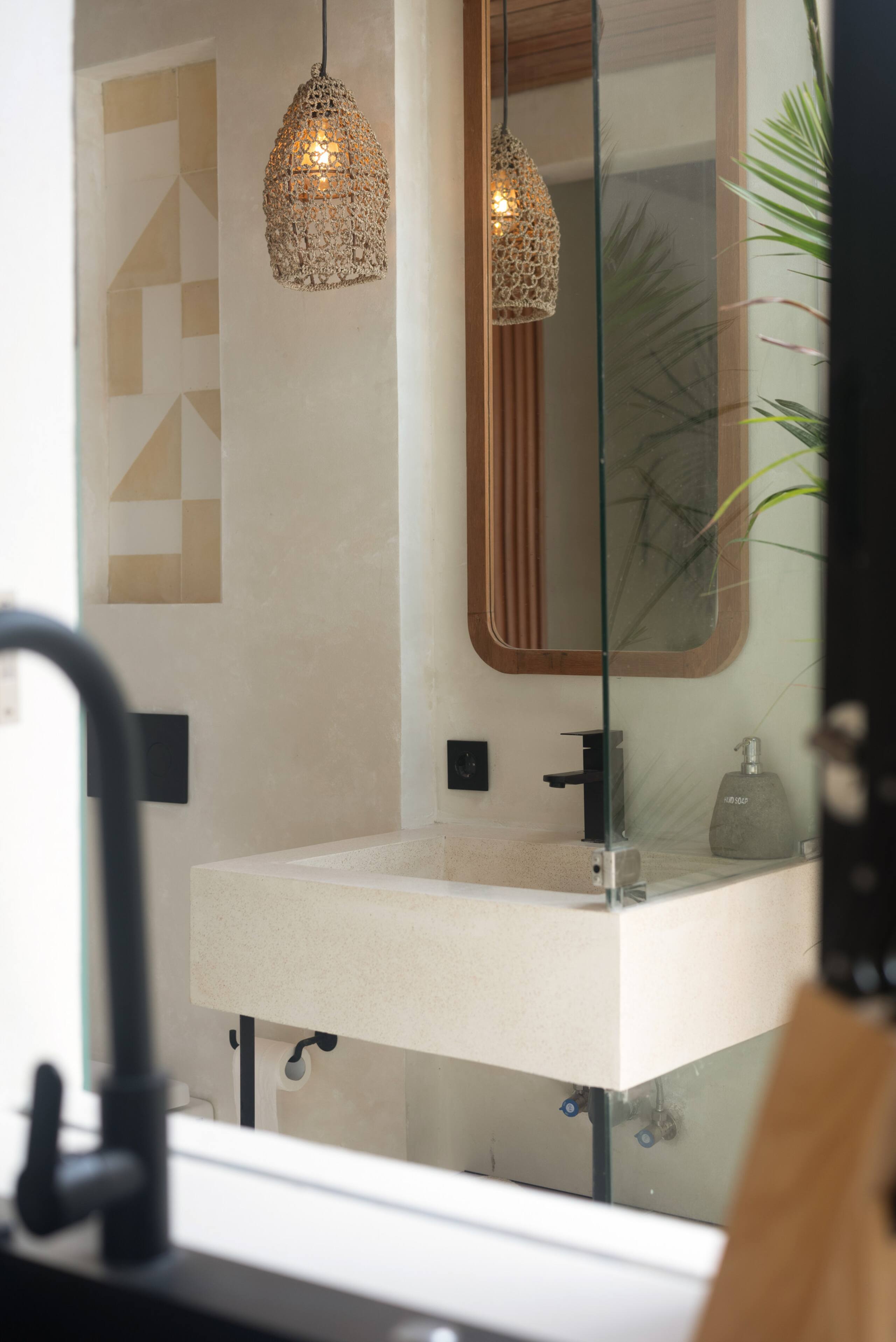 Ventara – Romantic Tropical Escape Near the Beach 33