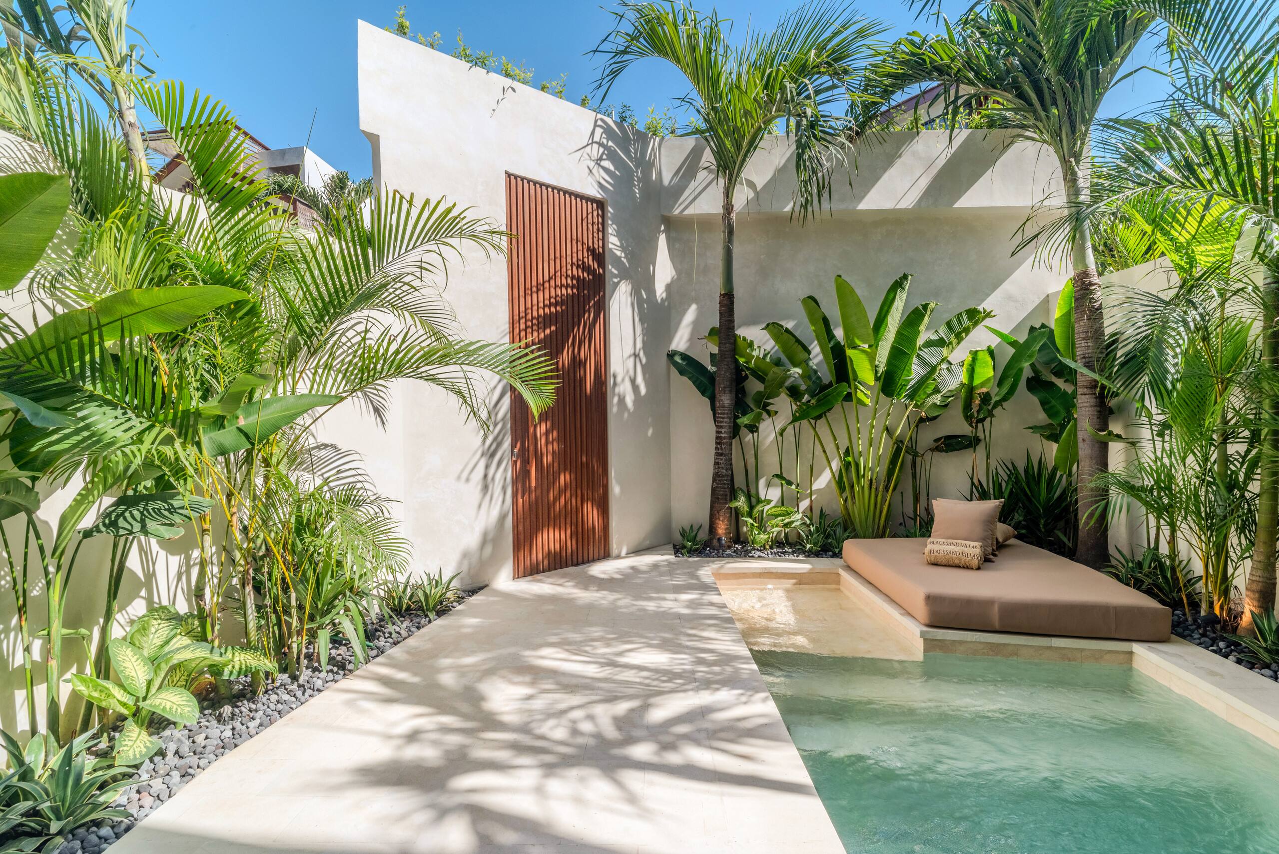 Ventara – Romantic Tropical Escape Near the Beach 40