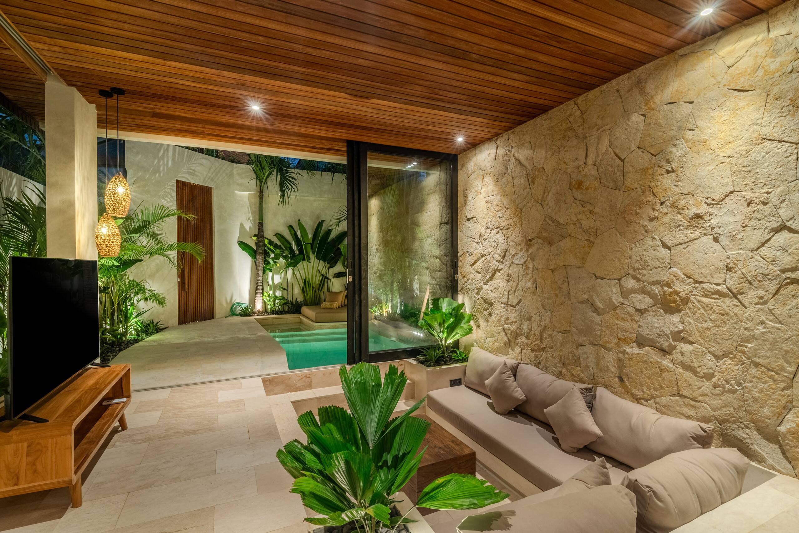 Ventara – Romantic Tropical Escape Near the Beach 11