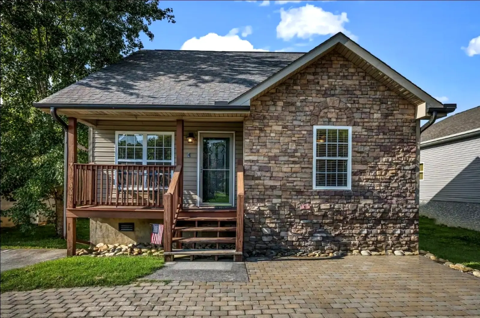 Pigeon Forge Hot Tub Cabin 3BR/3BA, Every Bedroom Has Its Own Bath Game Room 1