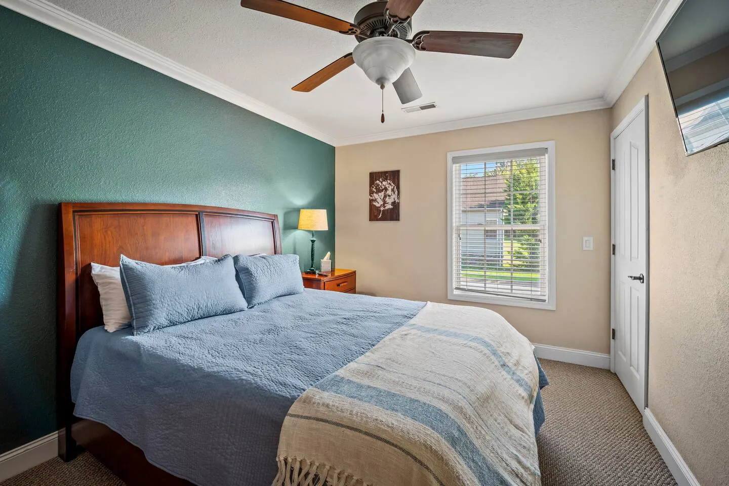 Pigeon Forge Hot Tub Cabin 3BR/3BA, Every Bedroom Has Its Own Bath Game Room 16