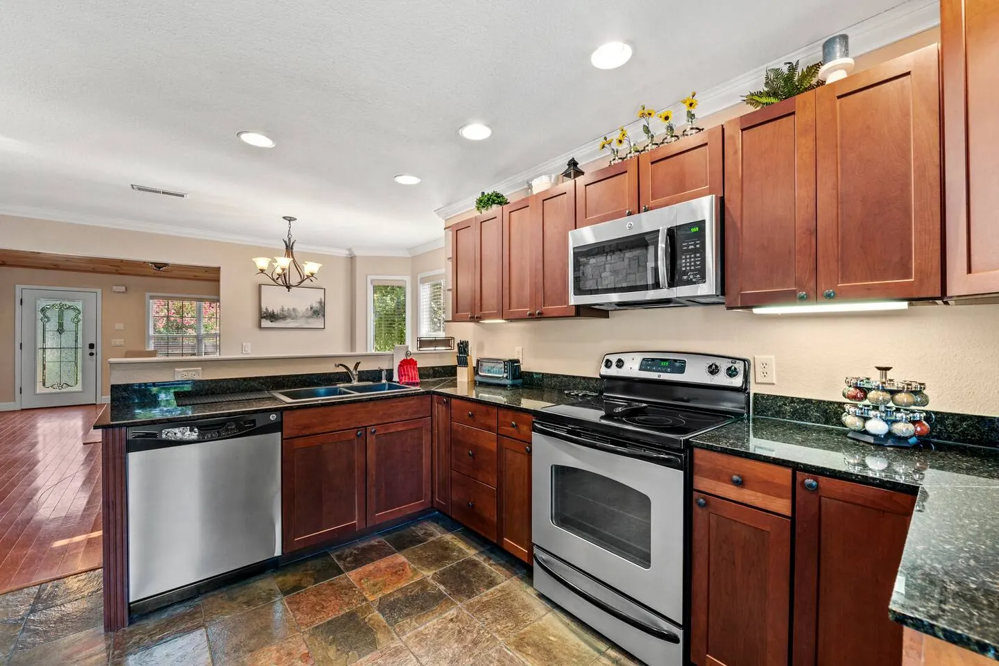 Pigeon Forge Hot Tub Cabin 3BR/3BA, Every Bedroom Has Its Own Bath Game Room 5