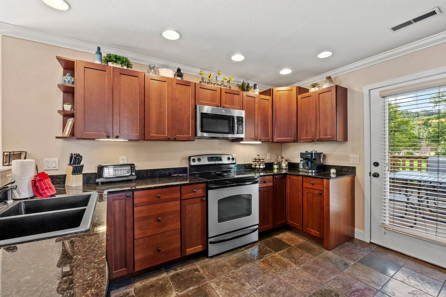 Pigeon Forge Hot Tub Cabin 3BR/3BA, Every Bedroom Has Its Own Bath Game Room 6