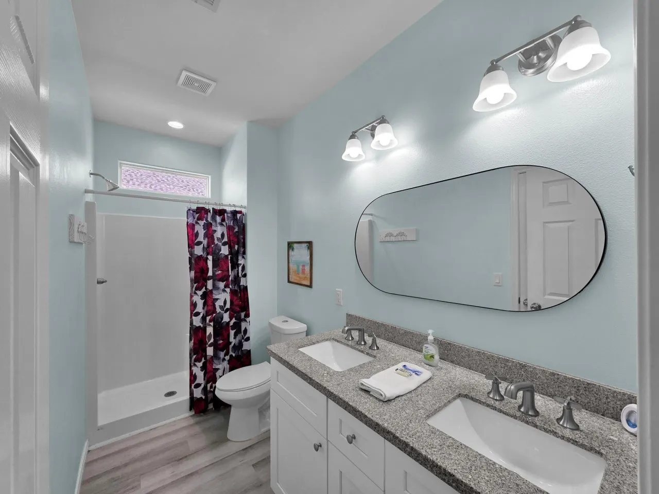 Egret Escape, Sleeps 14, 4 Bedrooms, Fully Fenced Back Yard, Play Set, Walk to Beach, In Town, Pet & Kid Friendly 10