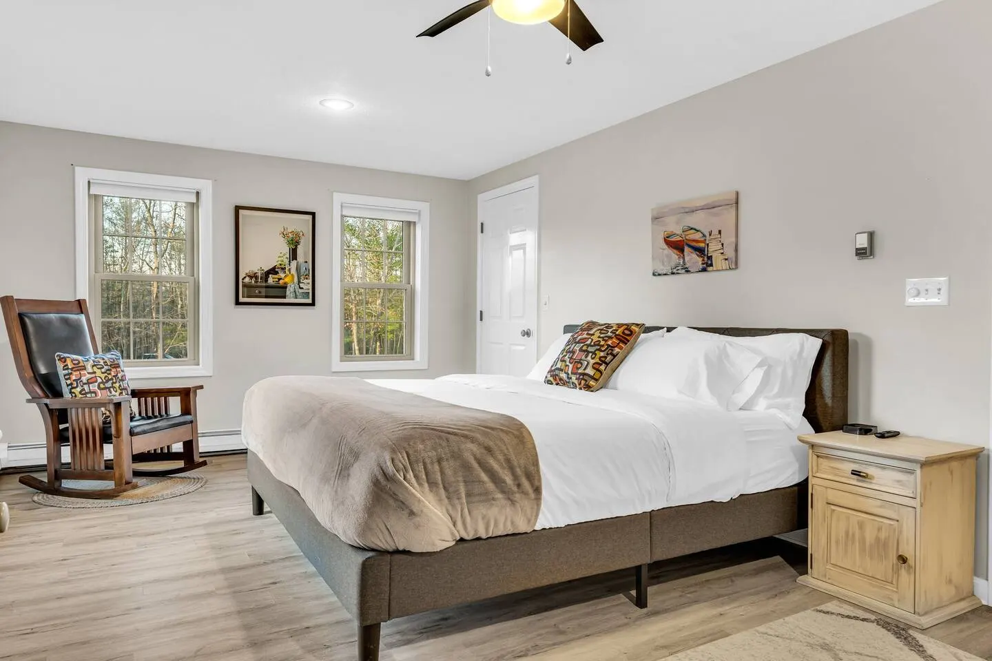 Fenced Yard | King Bed | Close 2 Beaches & Kport — photo 3