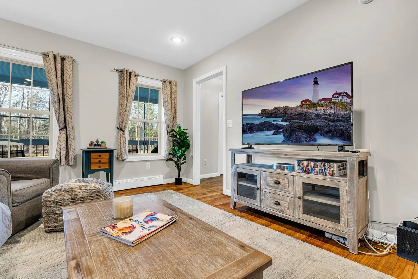 Fenced Yard | King Bed | Close 2 Beaches & Kport — photo 5