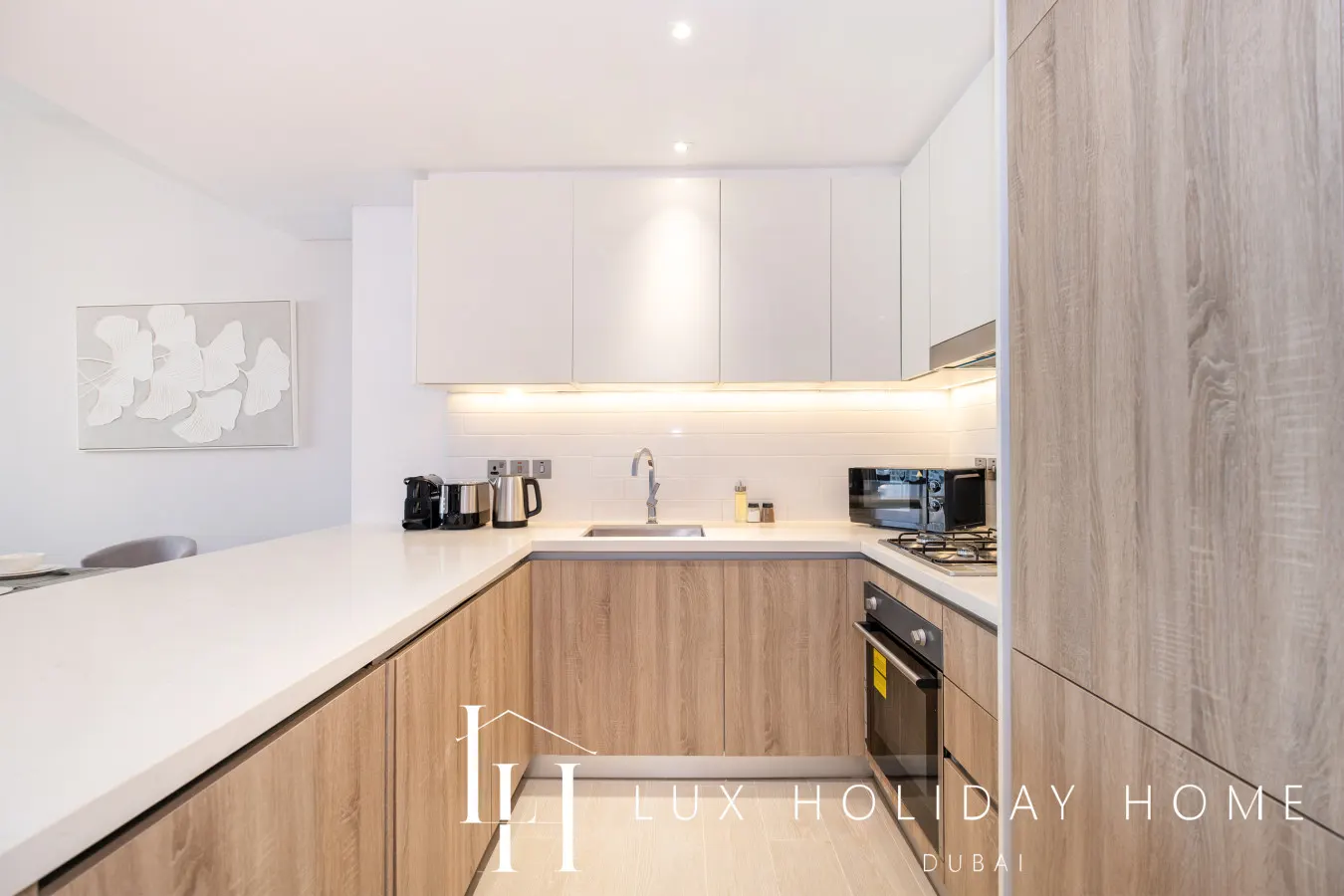LUX LIV Contemporary Full Marina View Suite 6
