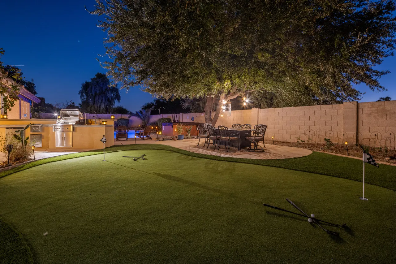 Desert Family Sanctuary with Pool, putting, & Arcade — photo 4