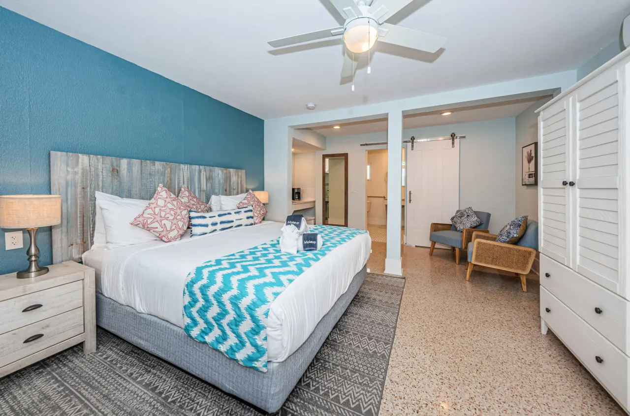 Large Studio King (Handicap Accessible)