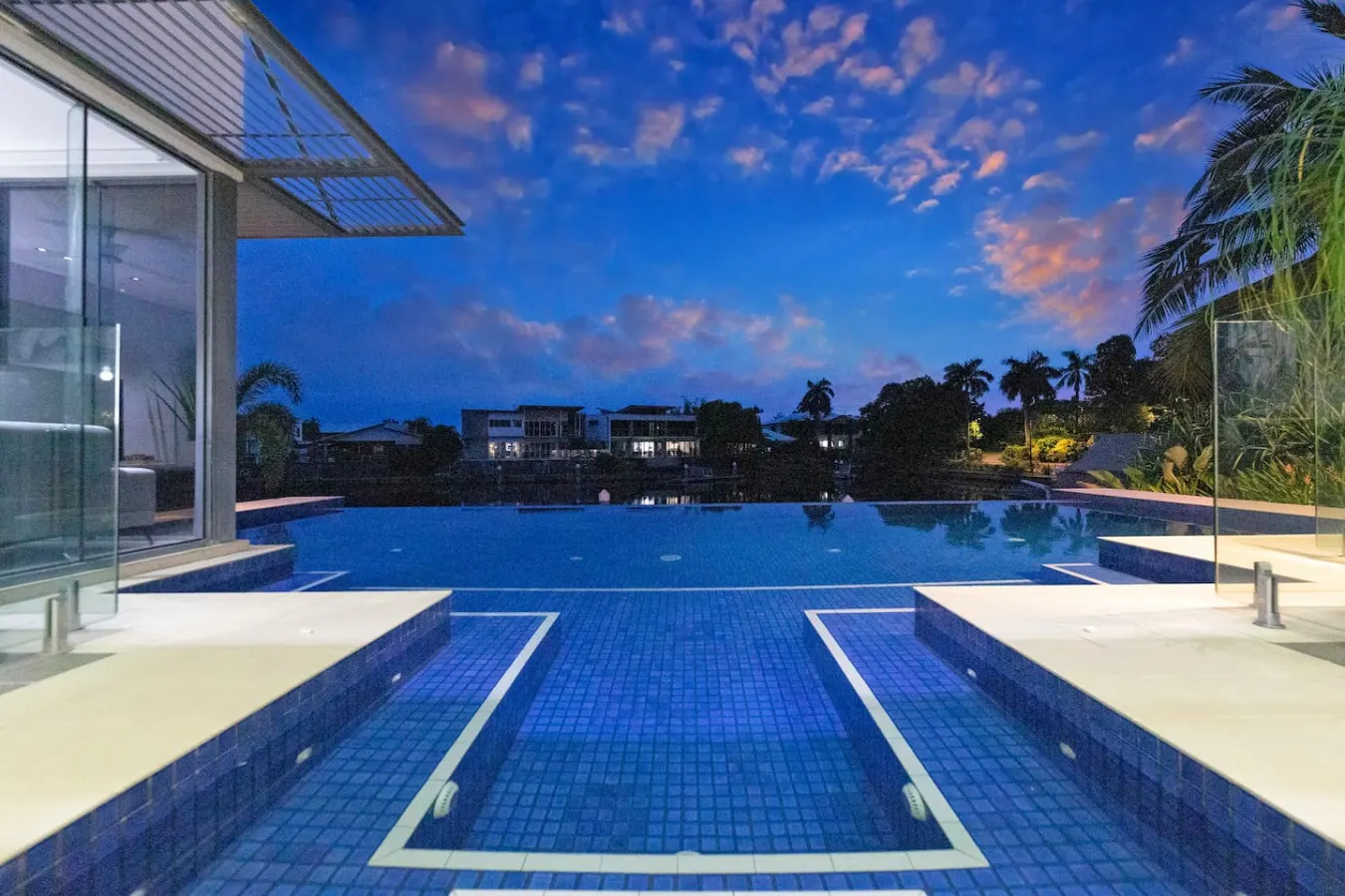 ZenLux: Waterfront Mansion~Infinity~ Pool ~Cinema 14