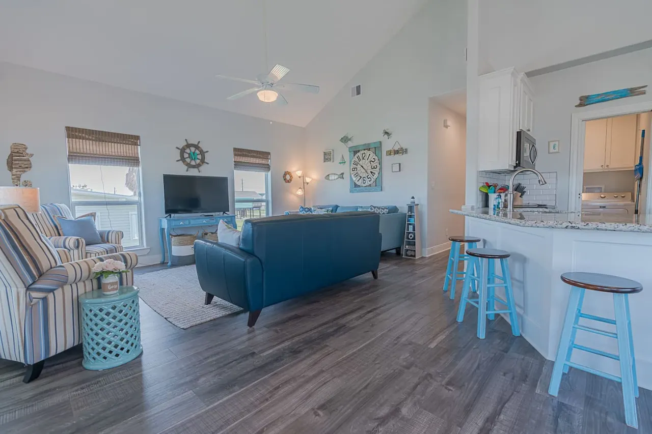 The Coast is Clear! Great Home By Beach & Bay 9