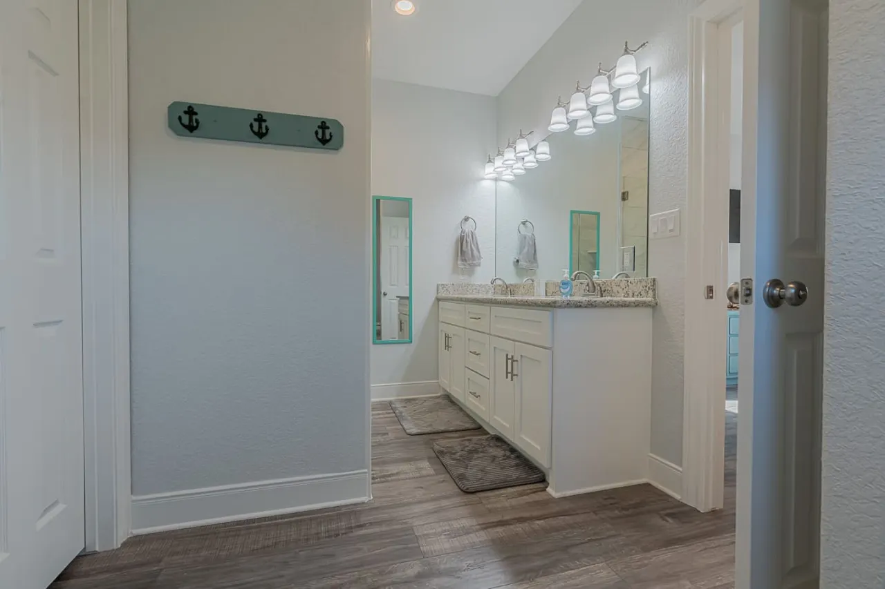 The Coast is Clear! Great Home By Beach & Bay 13