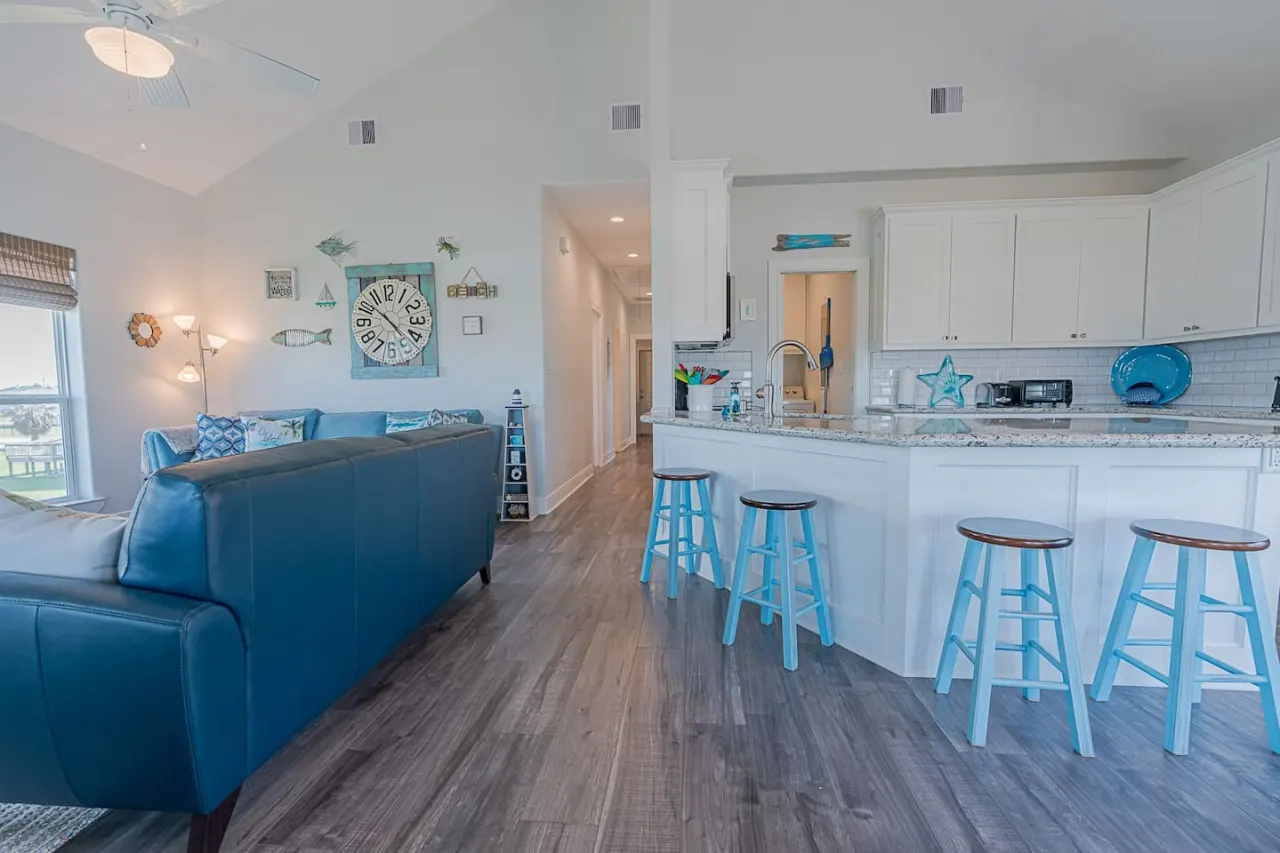 The Coast is Clear! Great Home By Beach & Bay 4