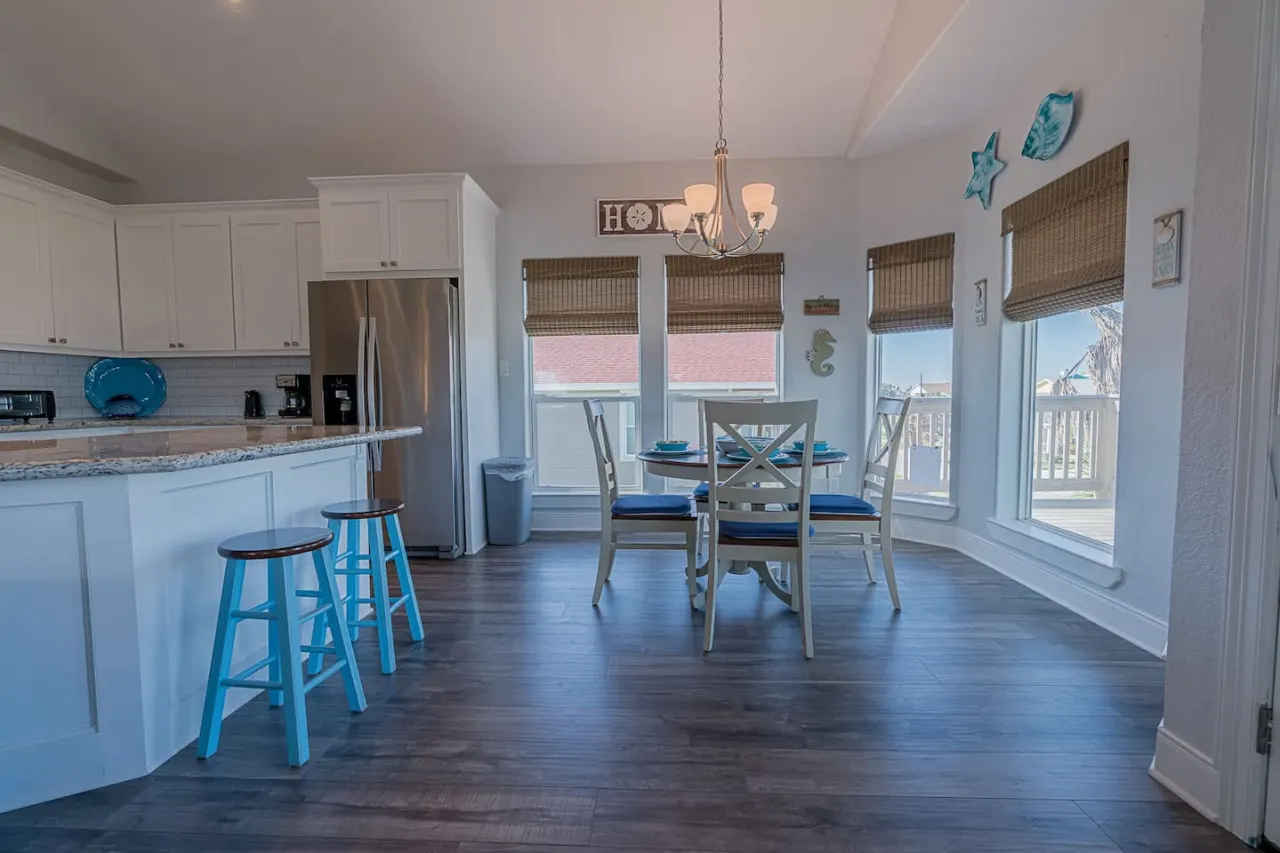 The Coast is Clear! Great Home By Beach & Bay 6