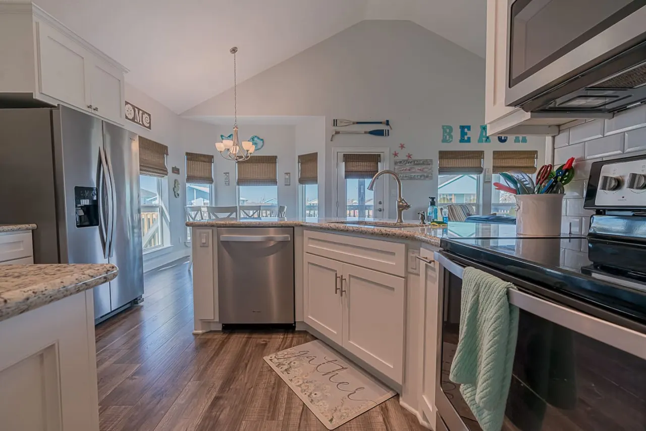 The Coast is Clear! Great Home By Beach & Bay 8