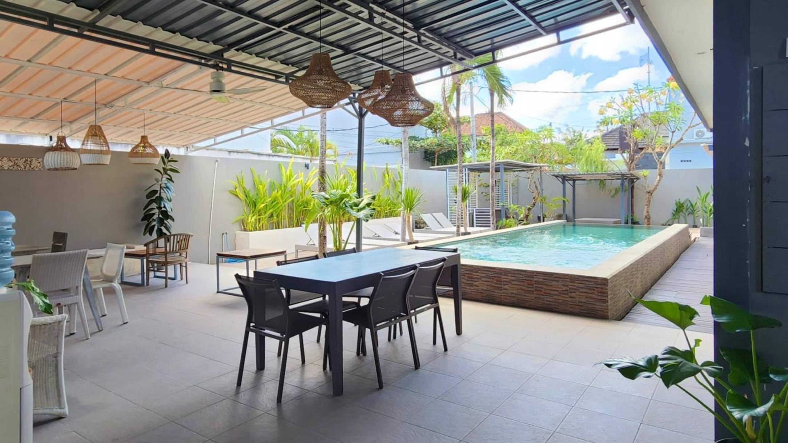 Suite 5-1 BR w' Balcony in Canggu 12