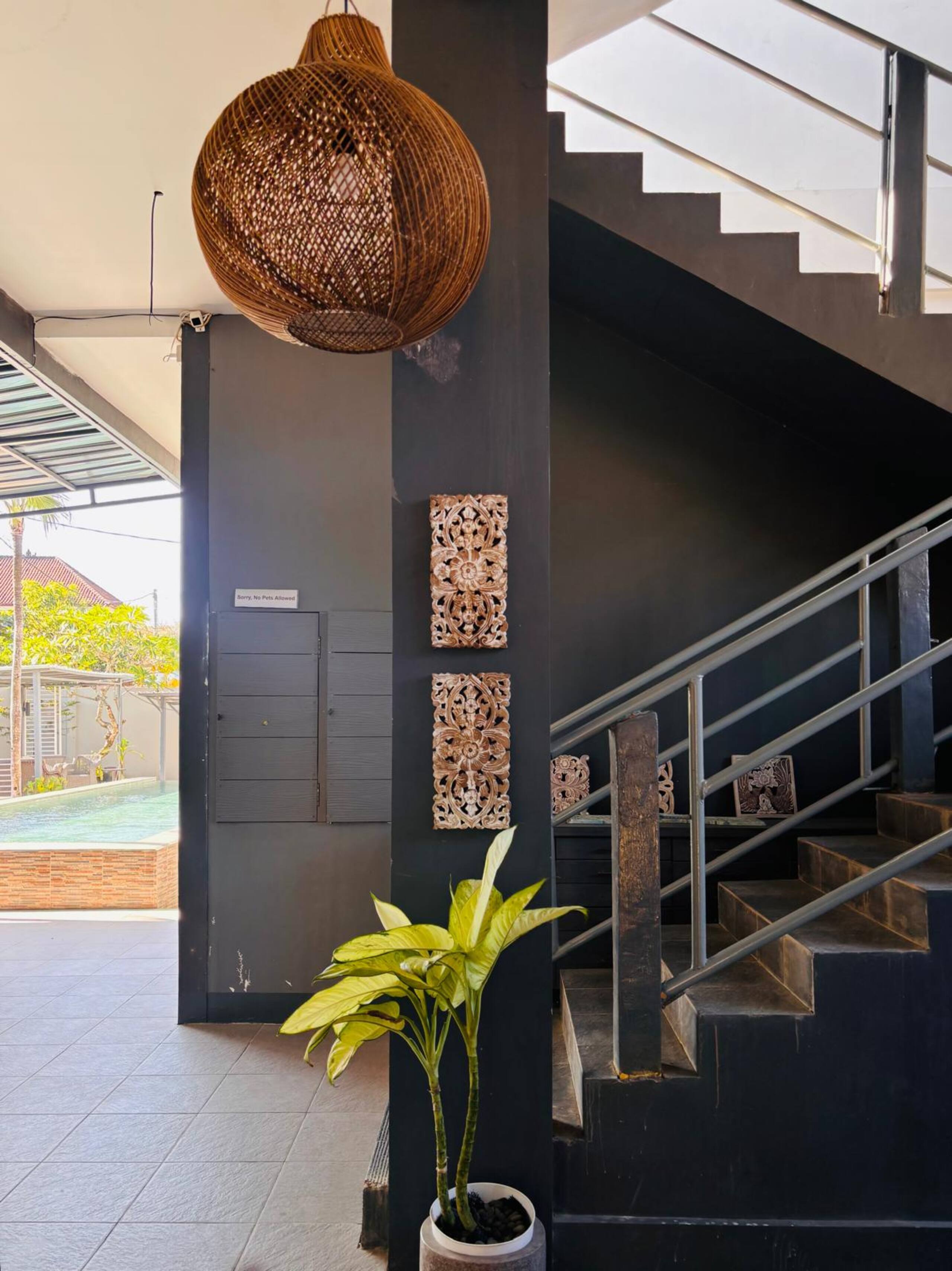 Suite 5-1 BR w' Balcony in Canggu 10