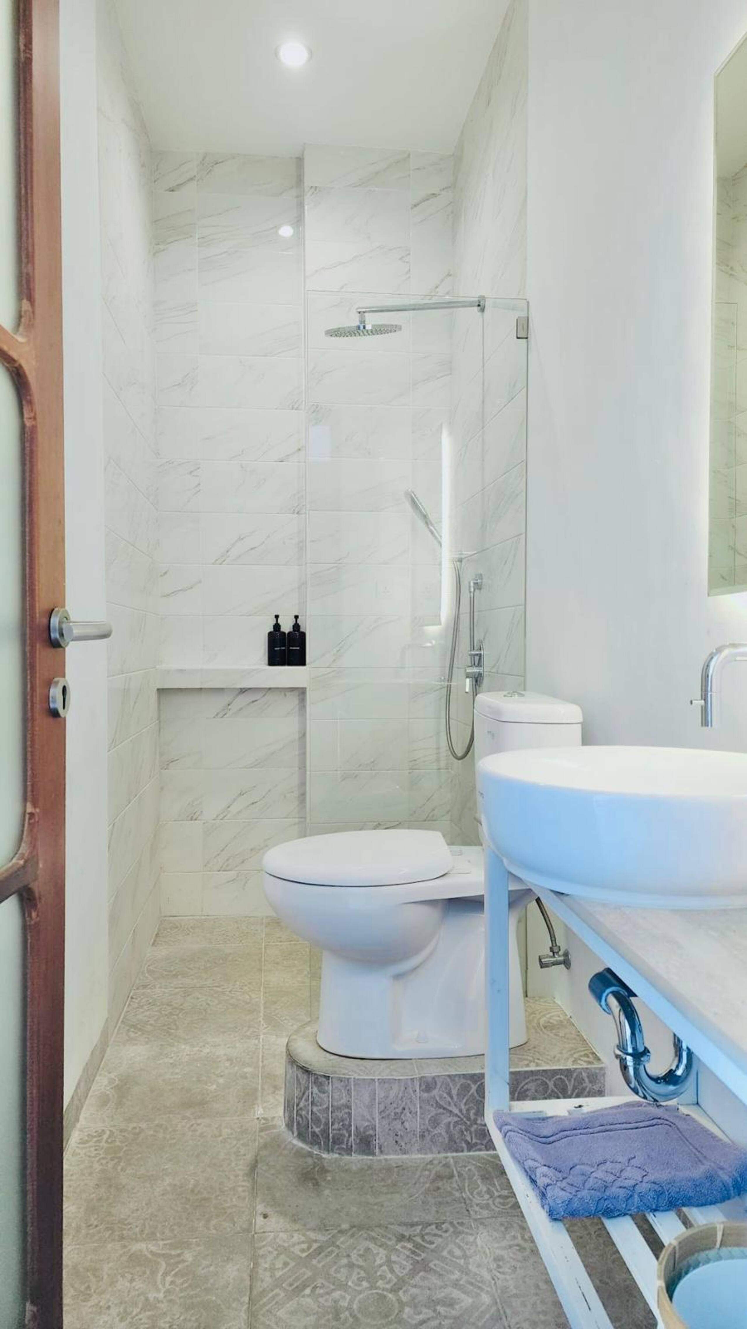 Suite 5-1 BR w' Balcony in Canggu 14