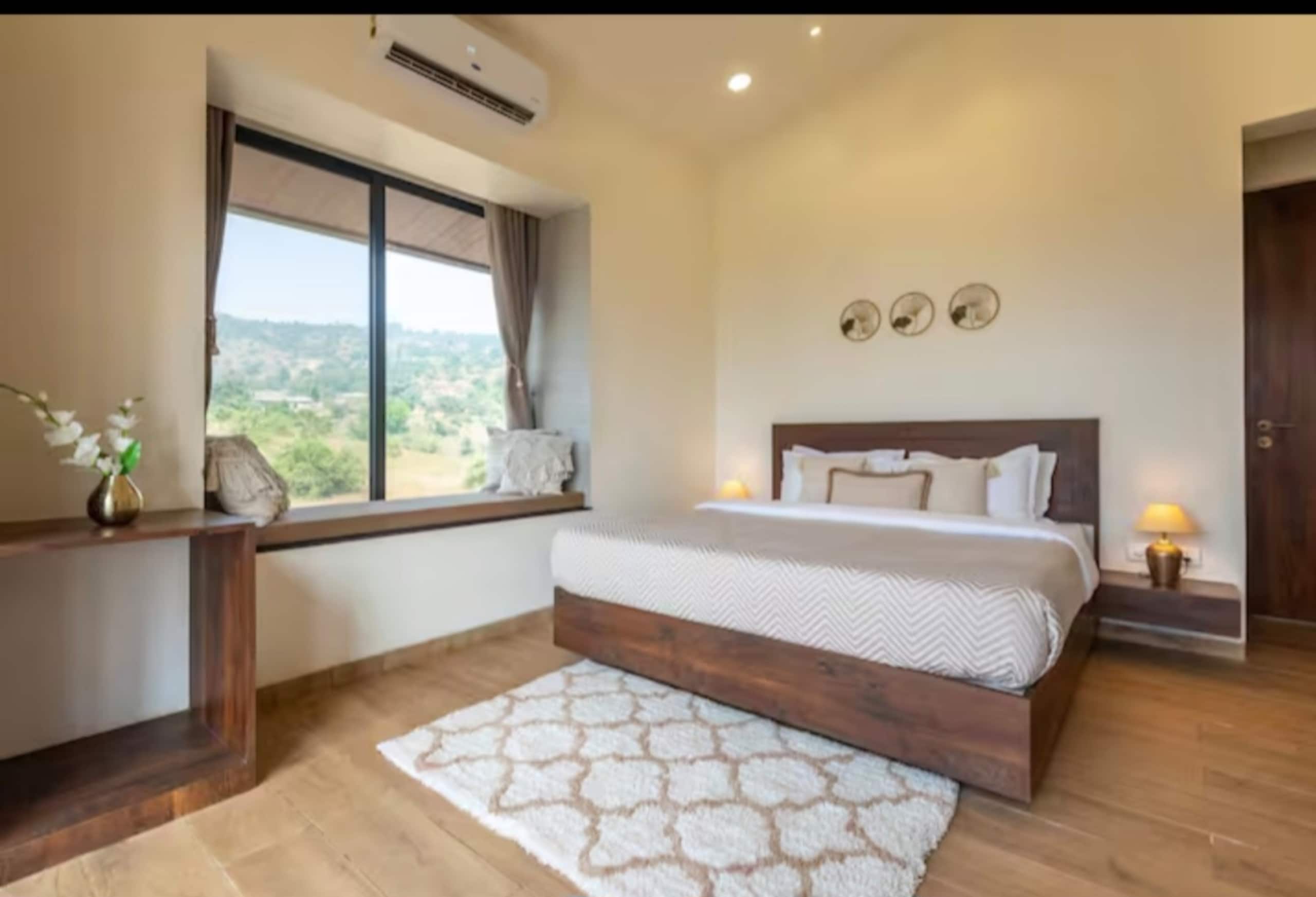Luxury Evara Villa Pool +Jacuzzi+Lake touch Pawna 16