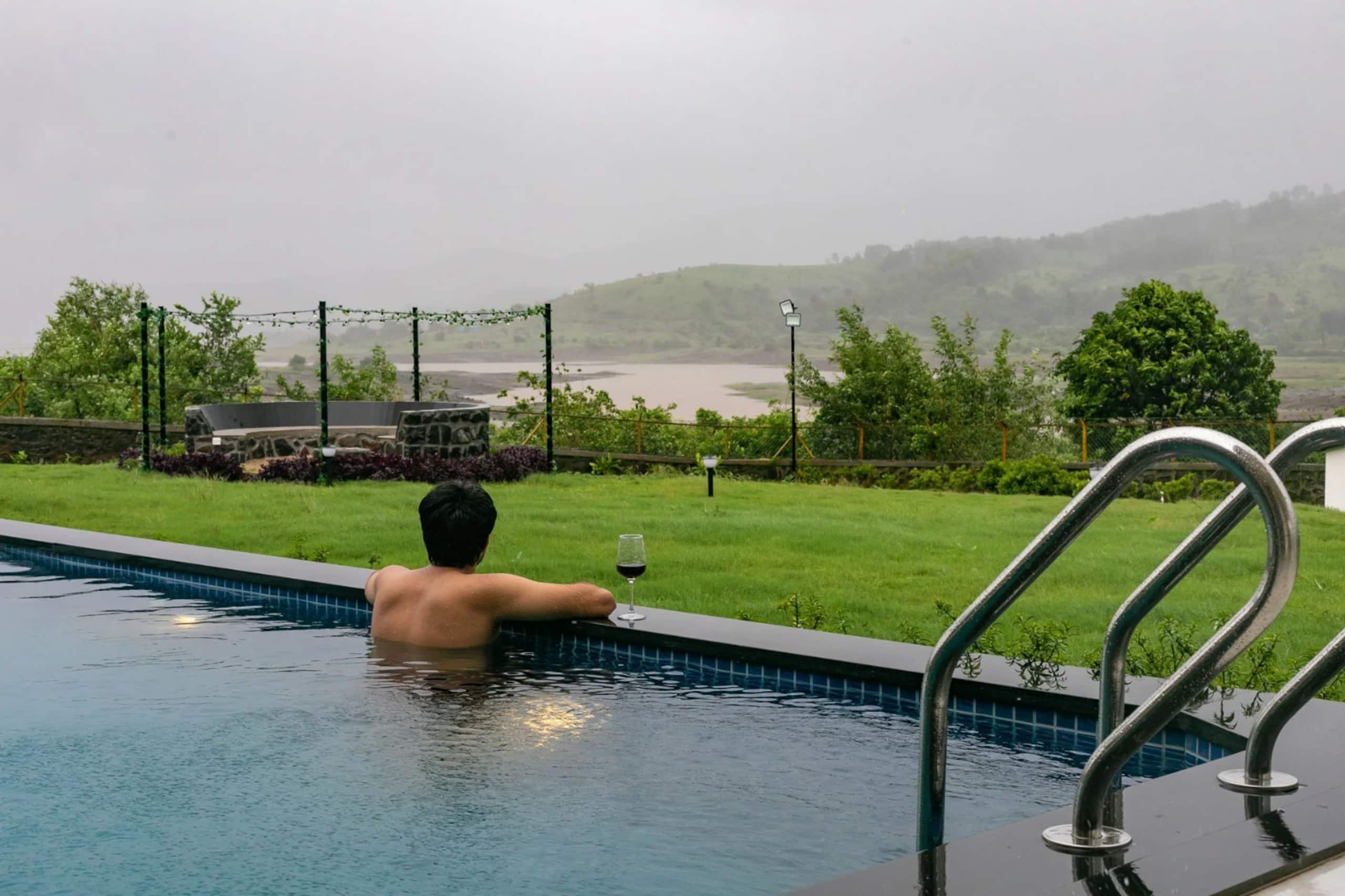 Luxury Evara Villa Pool +Jacuzzi+Lake touch Pawna 4