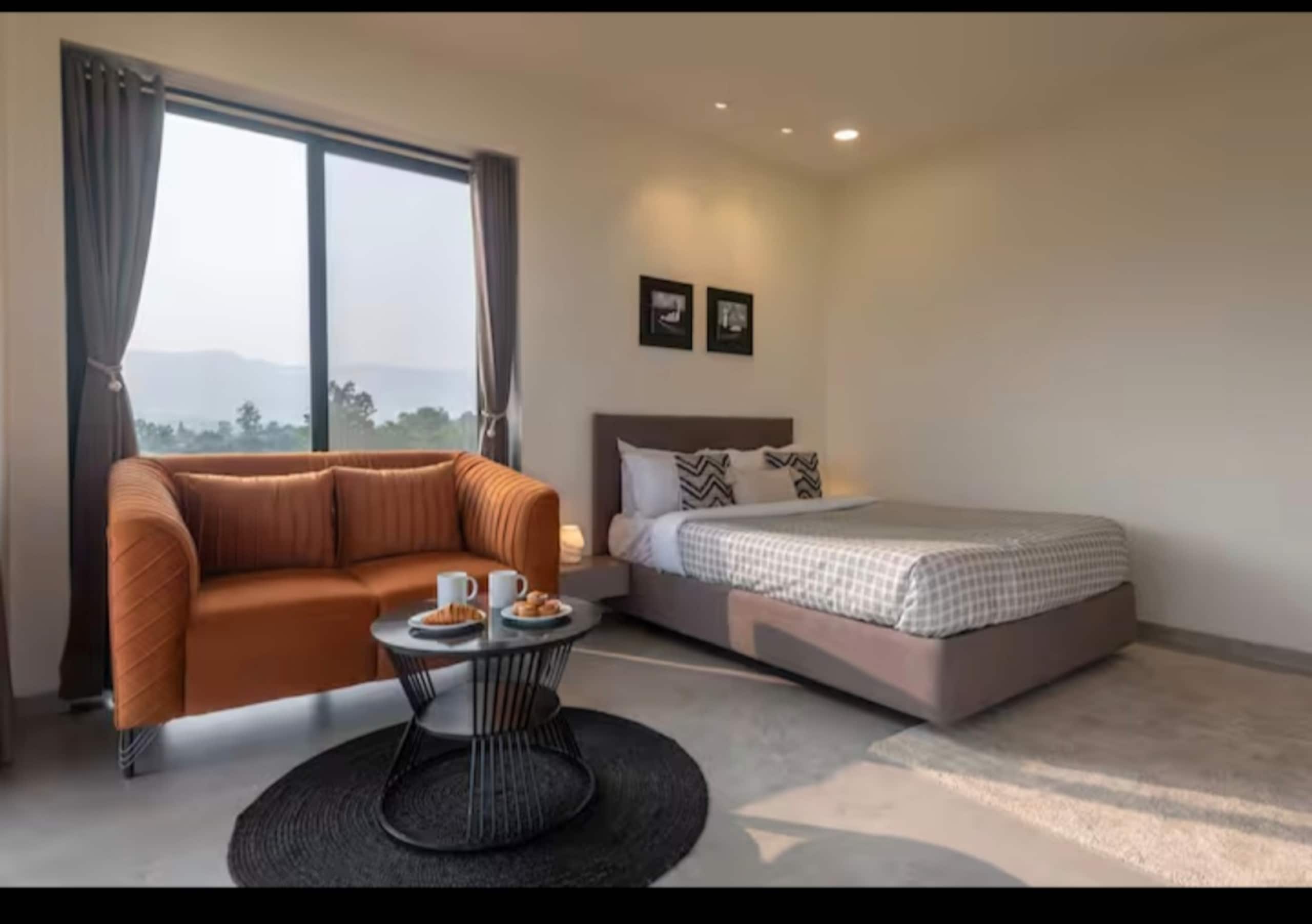 Luxury Evara Villa Pool +Jacuzzi+Lake touch Pawna 17