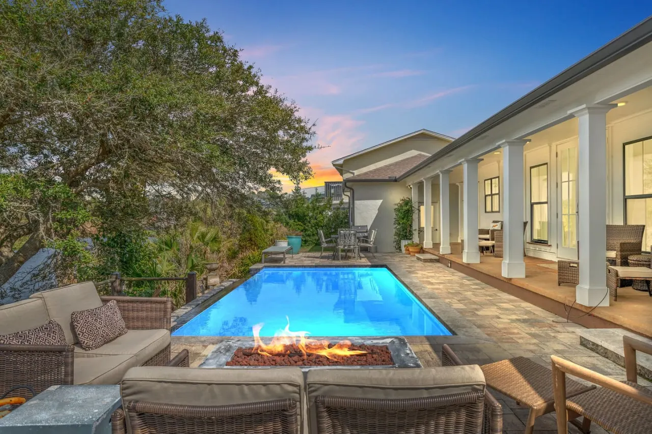 Casa De Riviera Pool, Dock + Lakefront Views 1